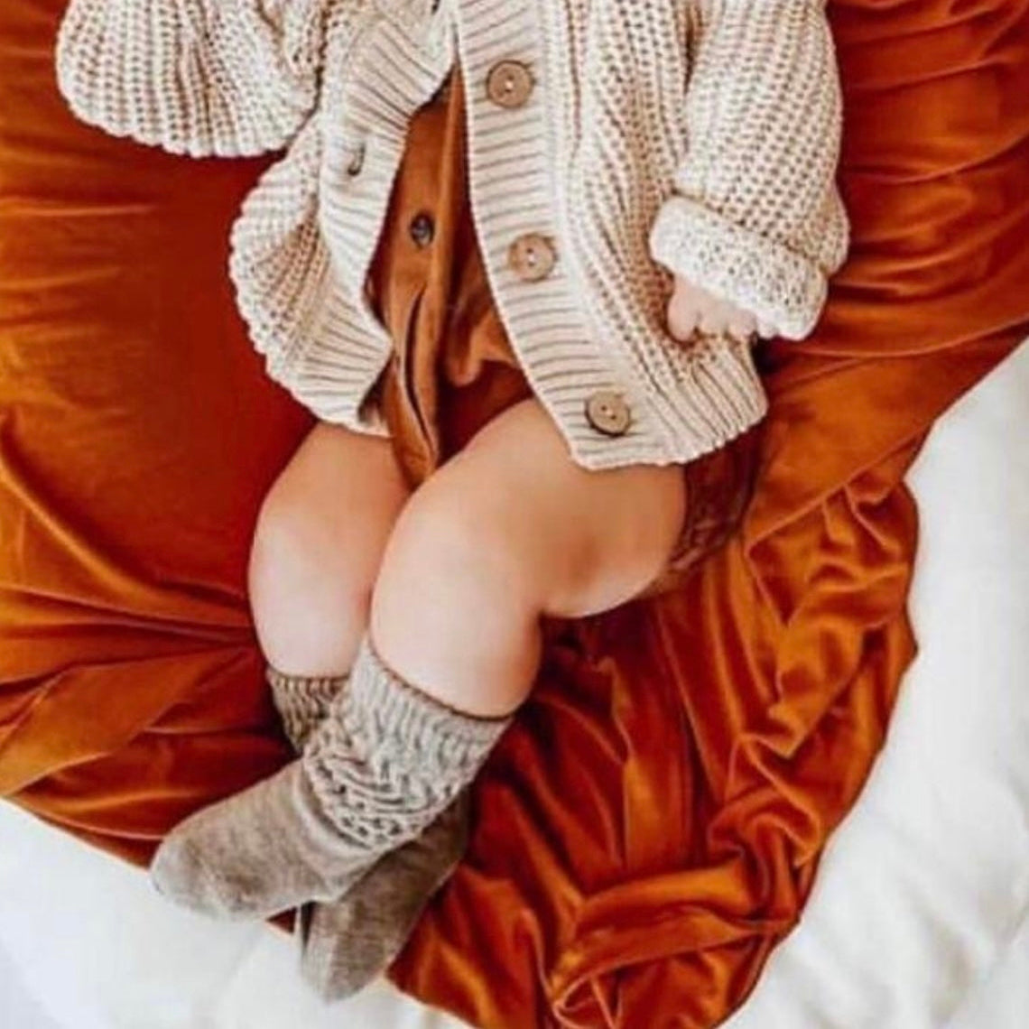 Taupefarbene Scrunchie-Socken