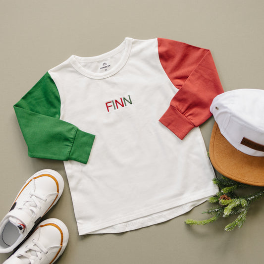 Individuell besticktes Weihnachts-T-Shirt aus Bio-Baumwolle mit Farbblock