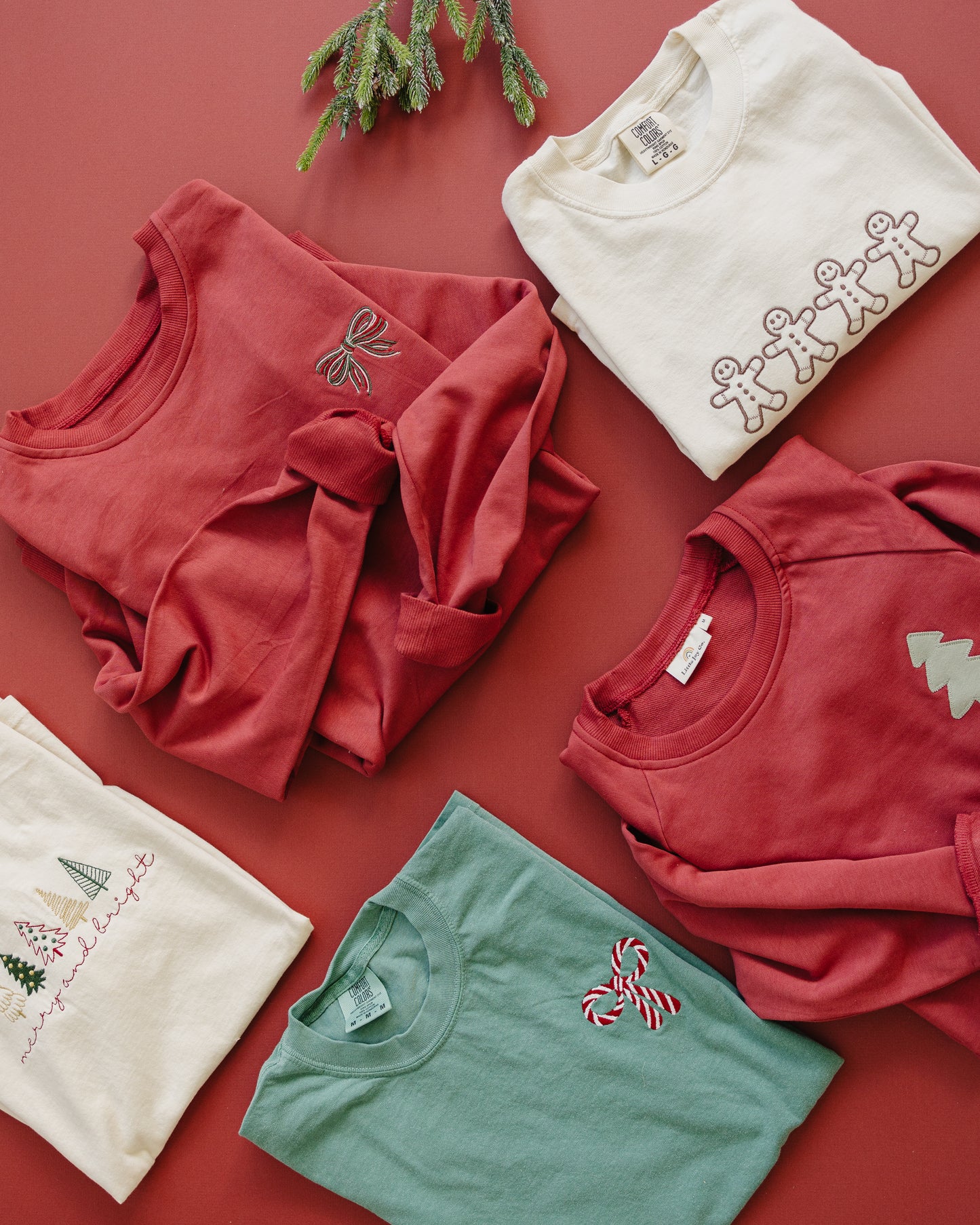 Women's Embroidered Christmas Bow Crewneck Sweatshirt