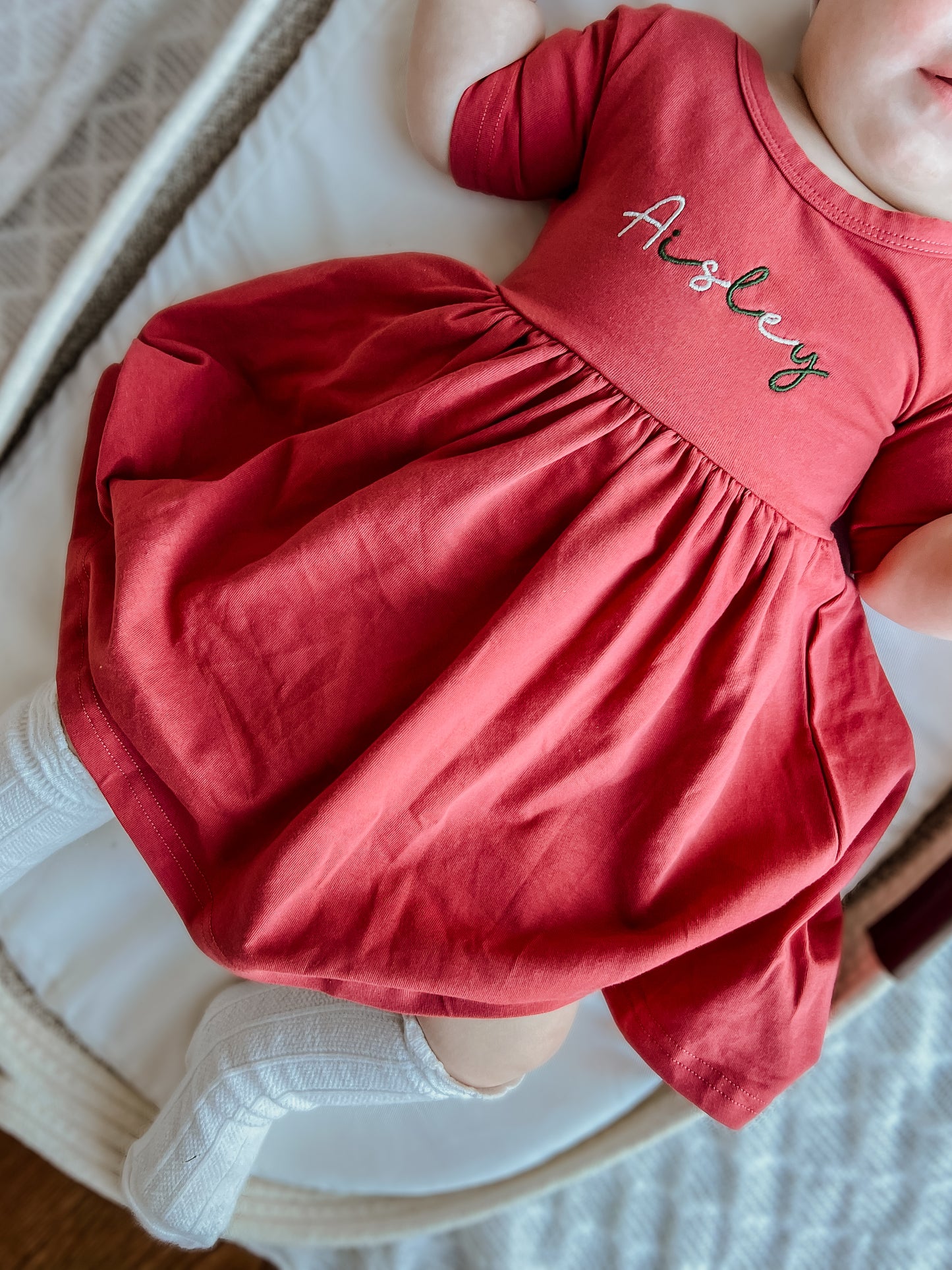 Twirlkleid aus Bio-Baumwolle - Rot oder Grün