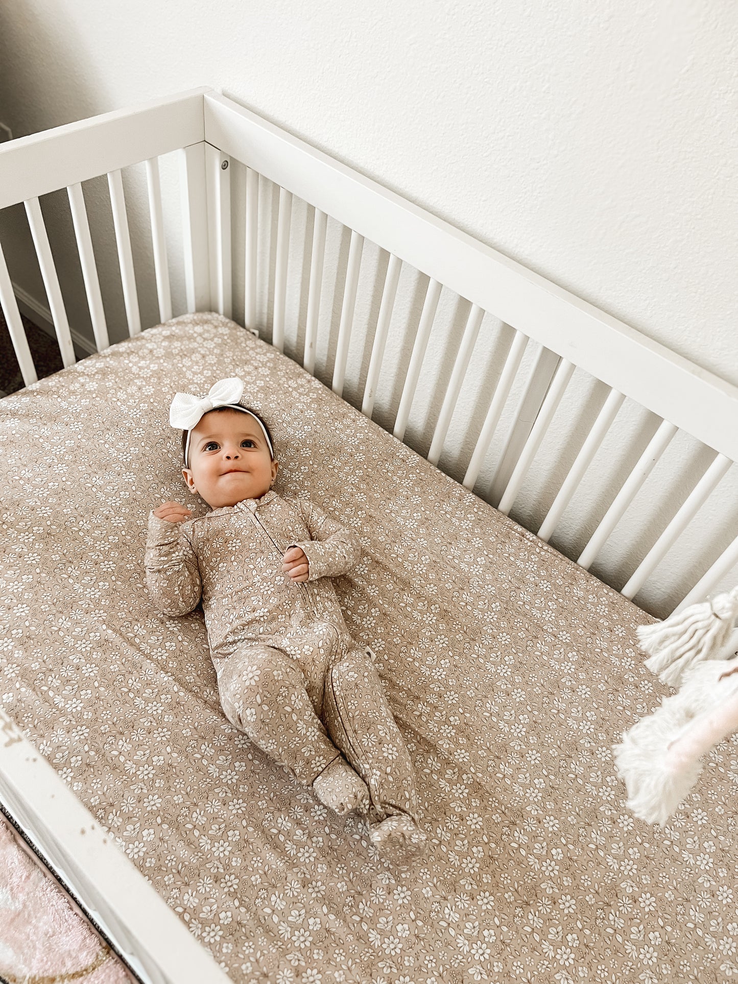 Zierliches, gepunktetes Bambus-Bettlaken für Kinderbett