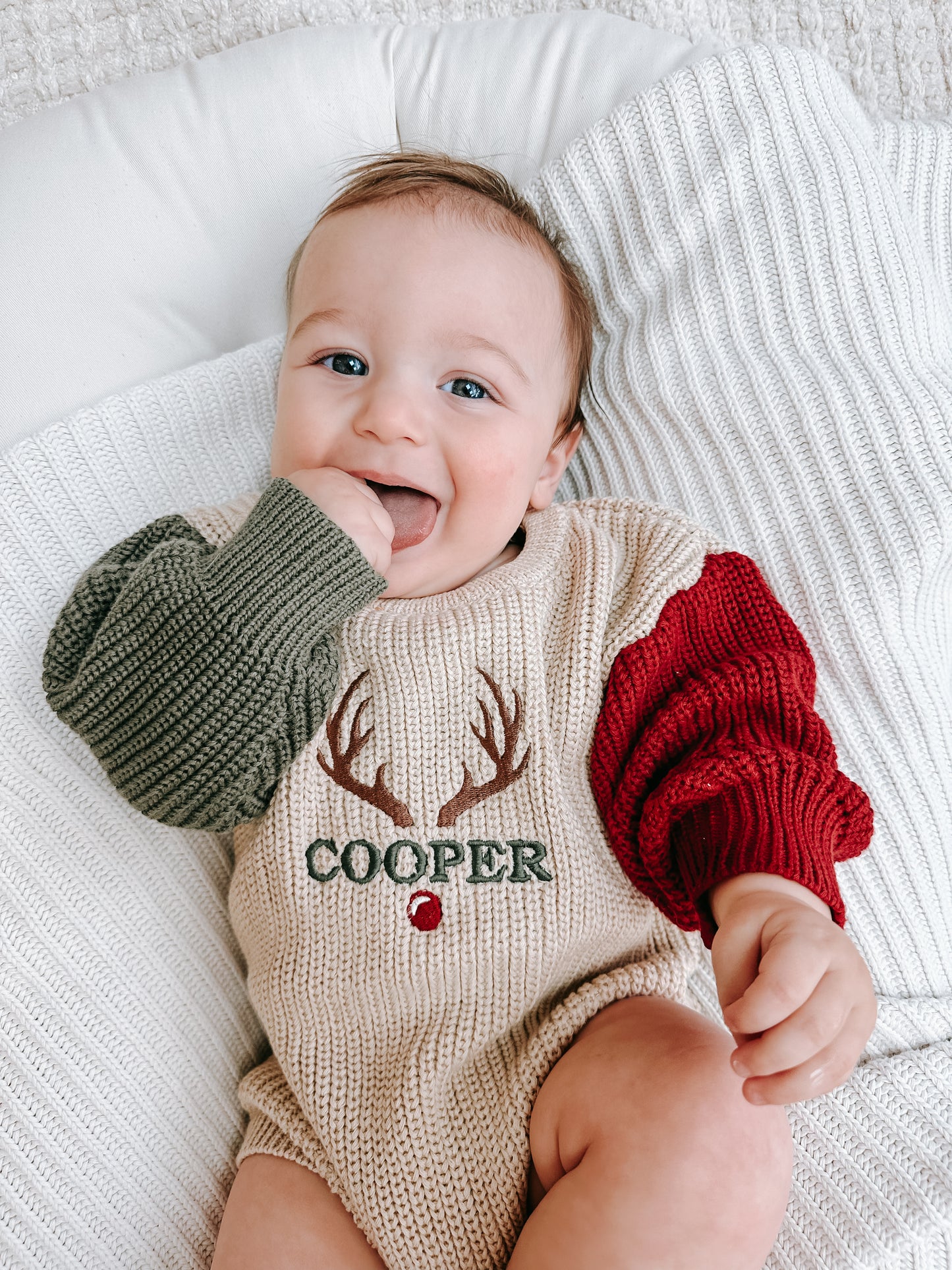 Grobstrickpullover mit weihnachtlichem Colorblock-Muster
