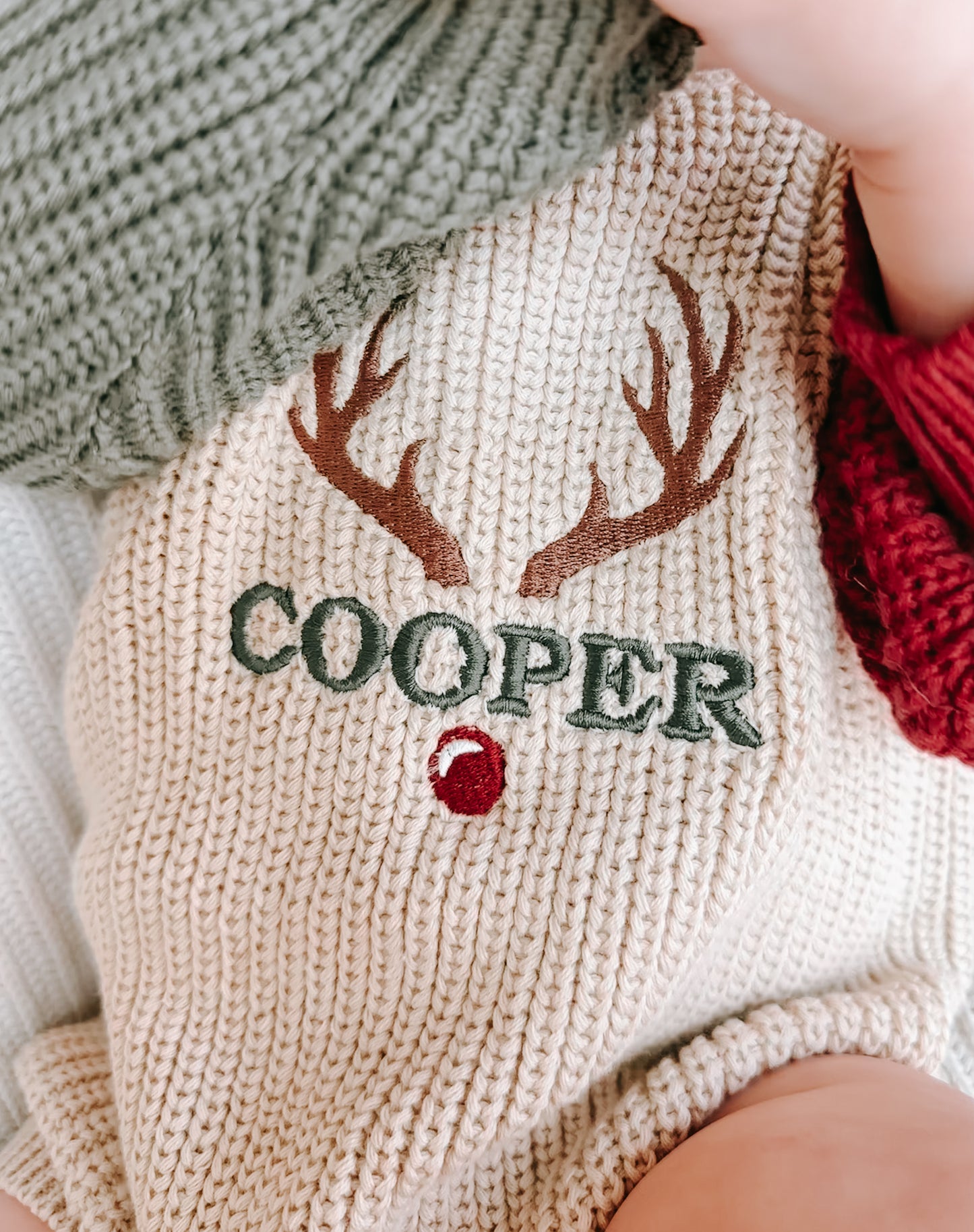Grobstrickpullover mit weihnachtlichem Colorblock-Muster