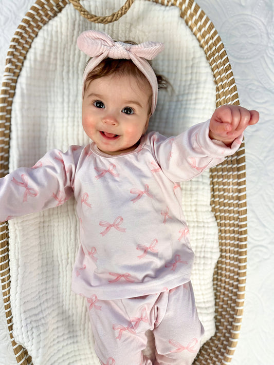 Blushing Bows – Lounge-Set aus Modal mit Schleifen