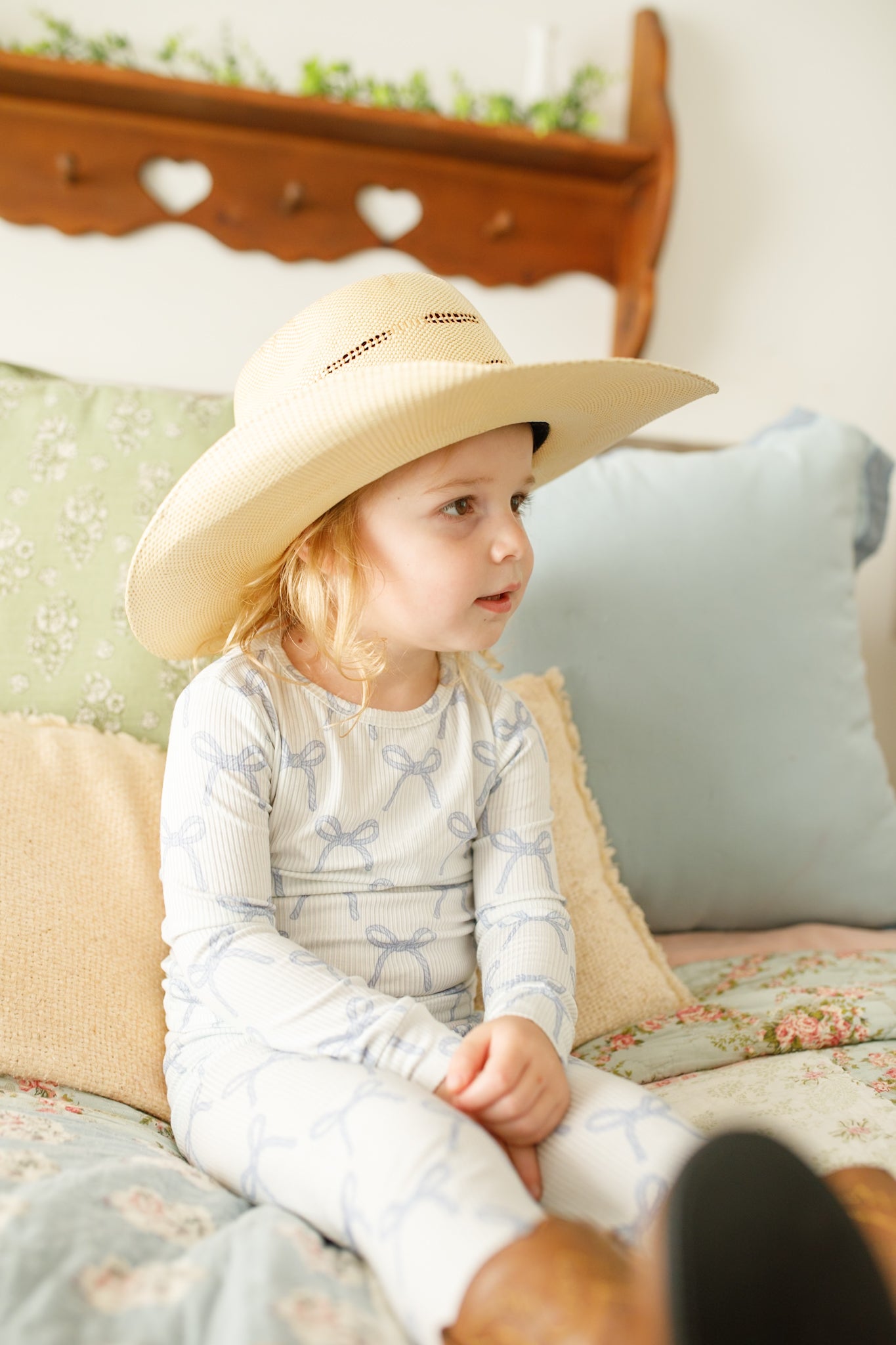 Blushing Bows – 2-teiliges Pyjama-Set aus geripptem Bambus
