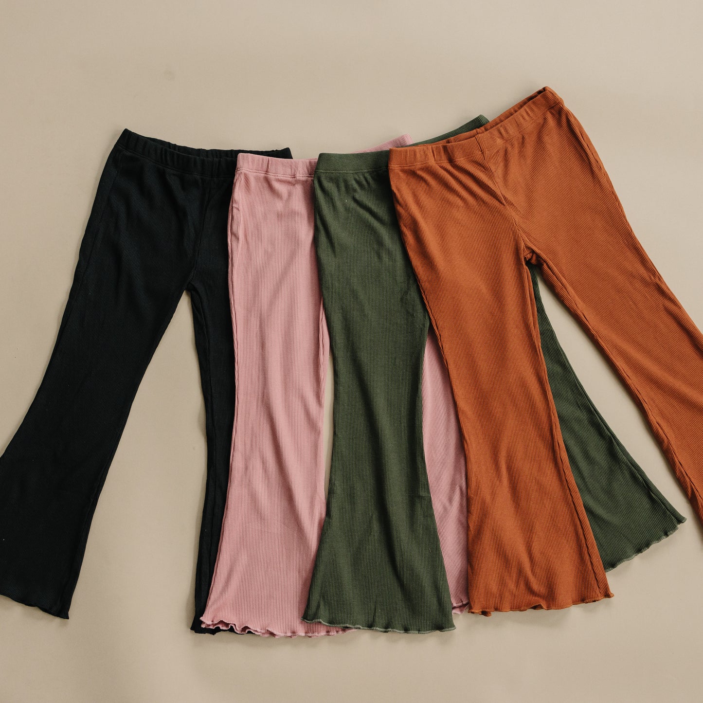 Gerippte ausgestellte Leggings aus Bambus - weitere Farben