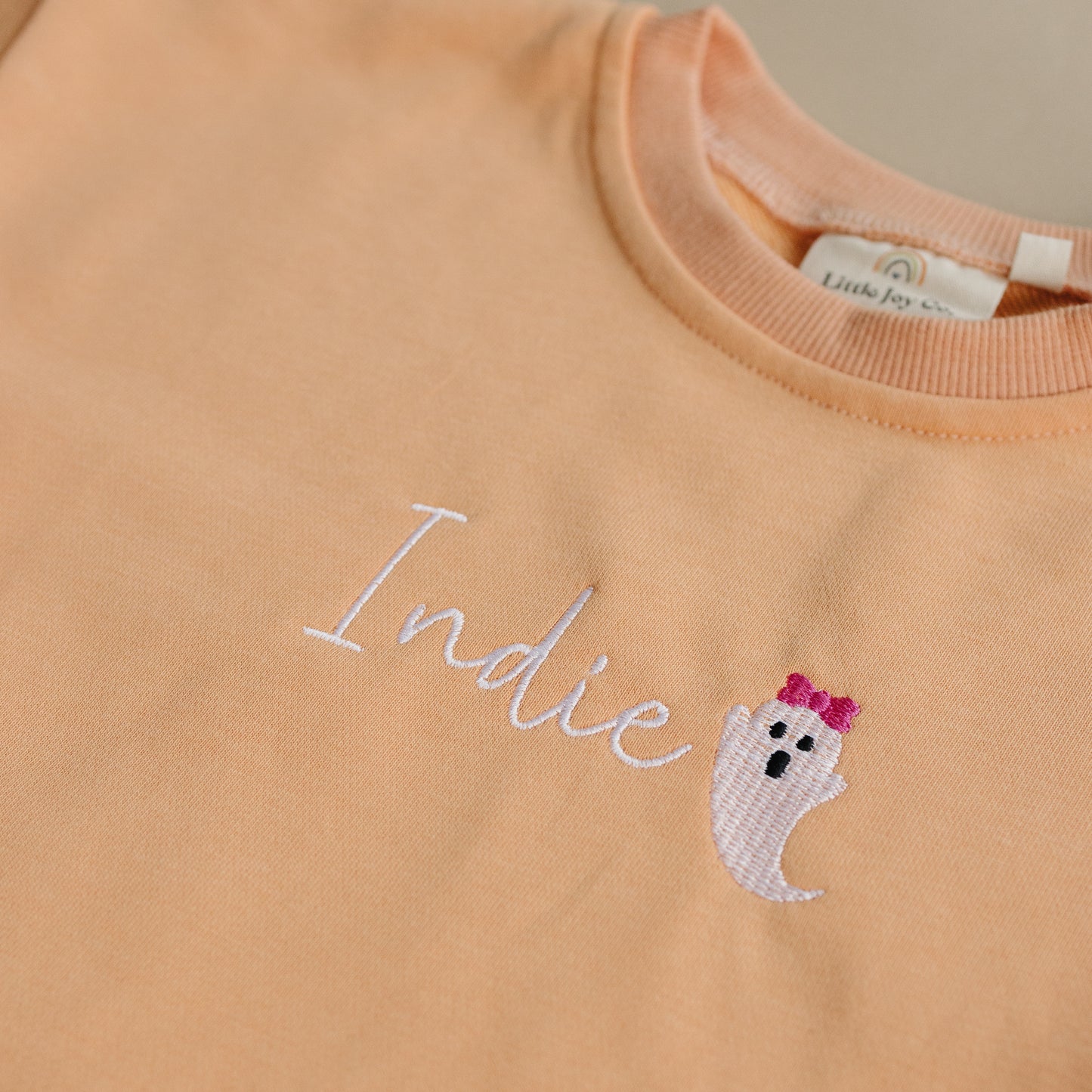 Sweatshirt mit Rundhalsausschnitt und individueller Stickerei - Creamsicle Orange