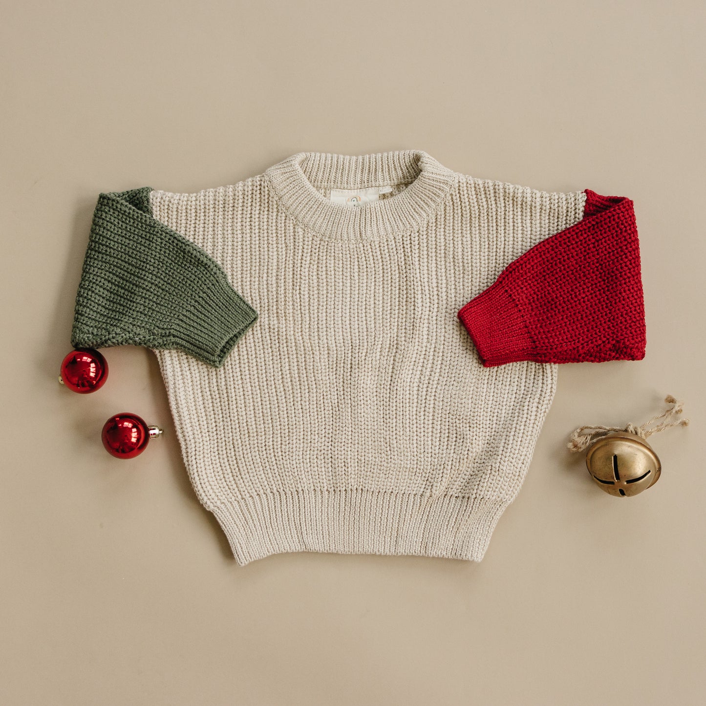 Grobstrickpullover mit weihnachtlichem Colorblock-Muster
