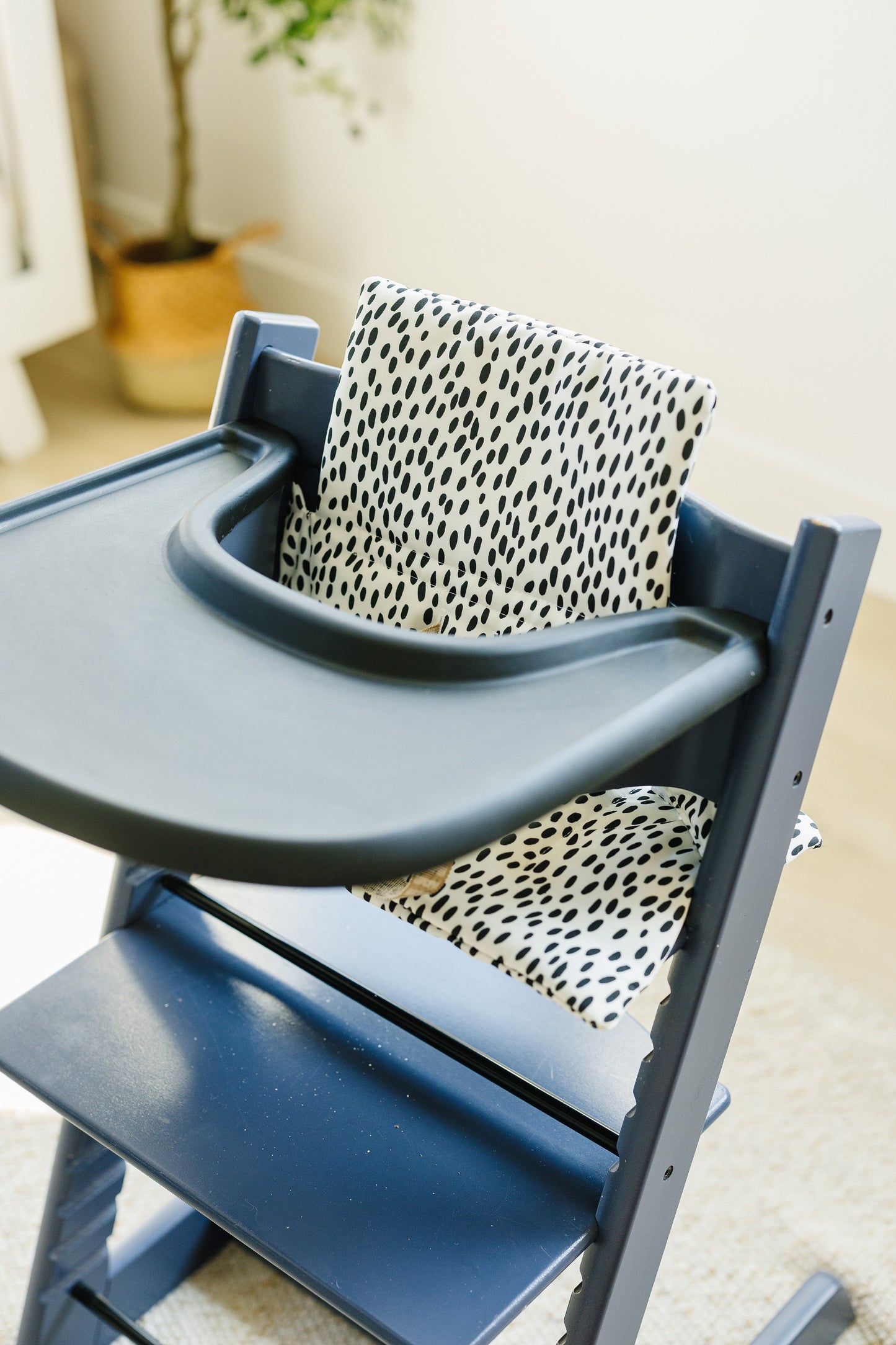 Schwarze Punkte Stokke Tripp Trapp Sitzkissen