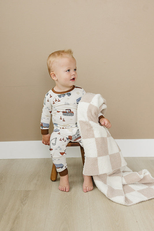 Geripptes Kuschelset mit Baufahrzeugen