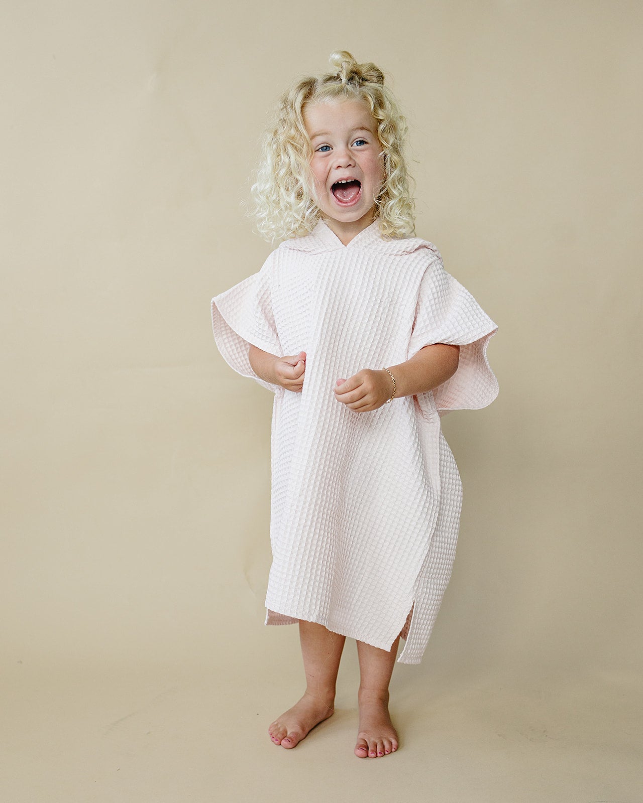 Strandponcho mit individueller Stickerei und Waffelmuster