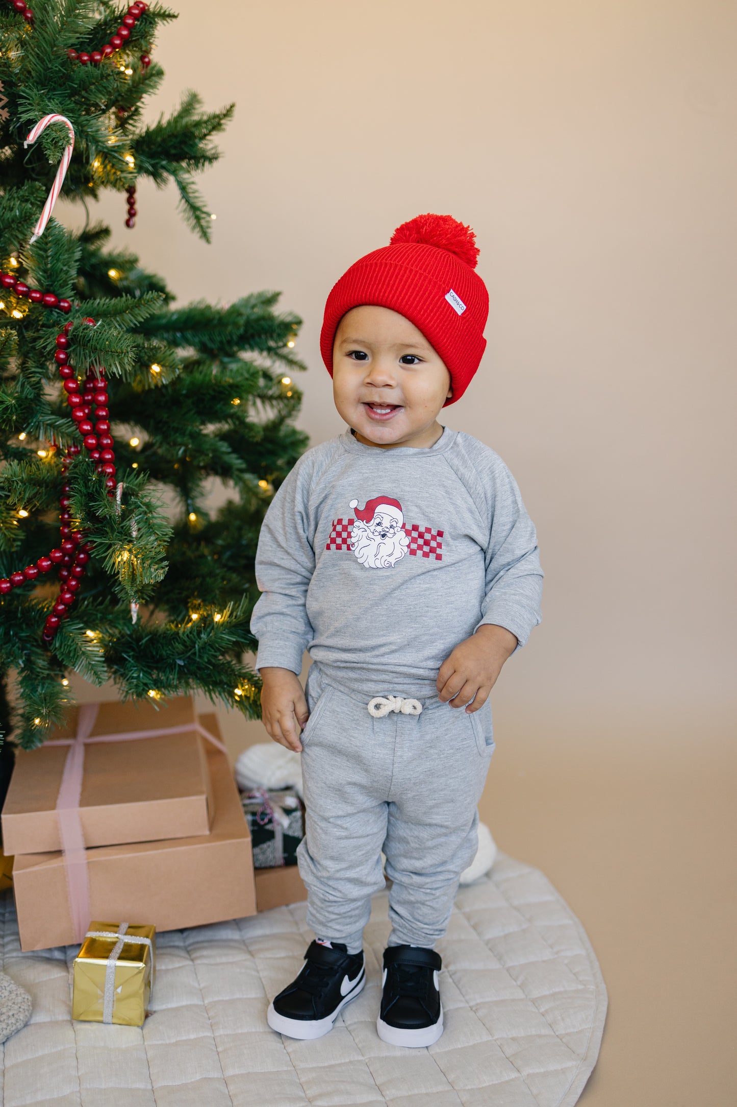 Kariertes Weihnachts-Set aus Rundhalsausschnitt und Jogginghose aus Bambus mit Weihnachtsmann-Motiv