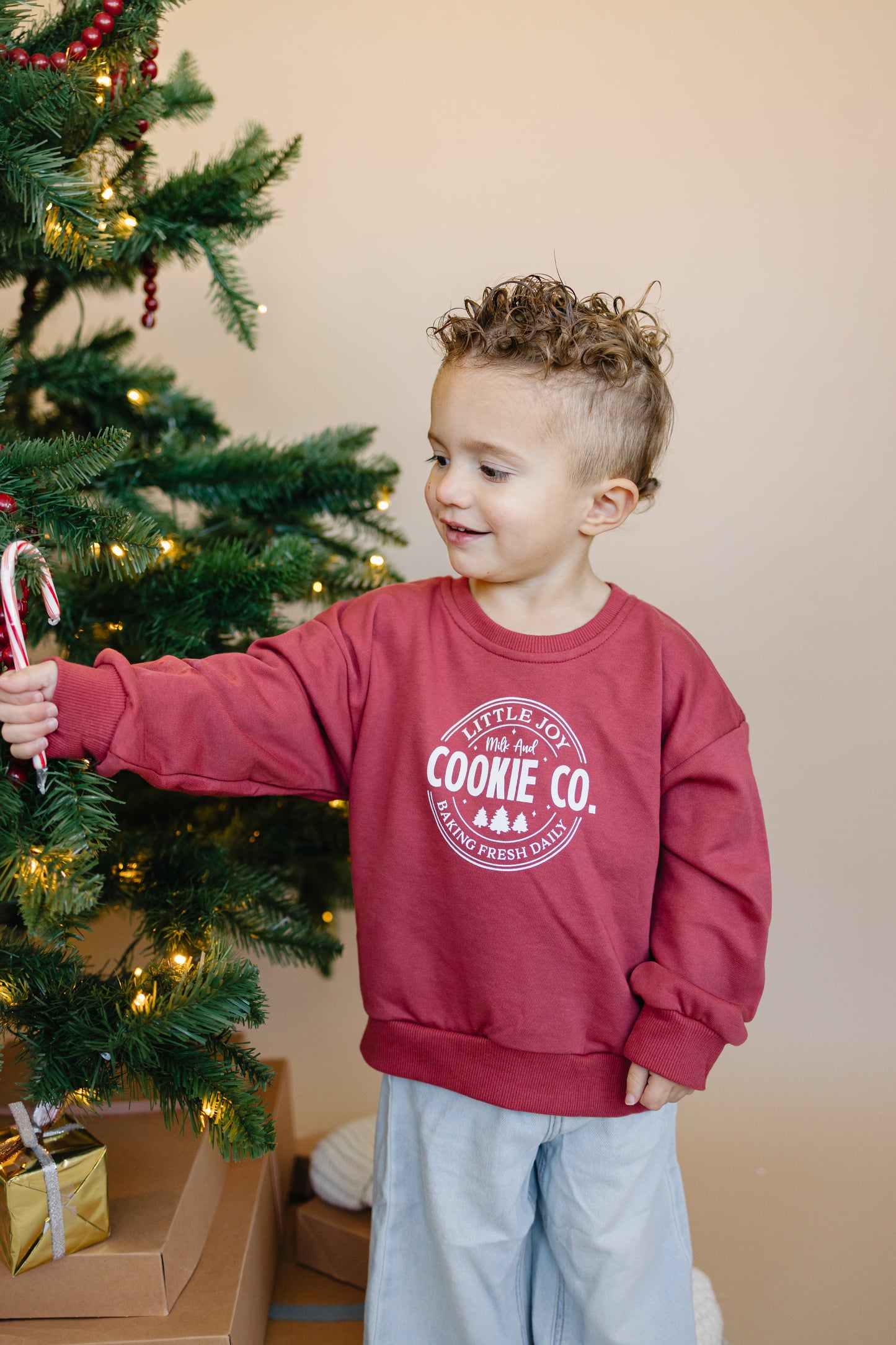Little Joy Cookie Co. – Weihnachts-Sweatshirt mit Rundhalsausschnitt
