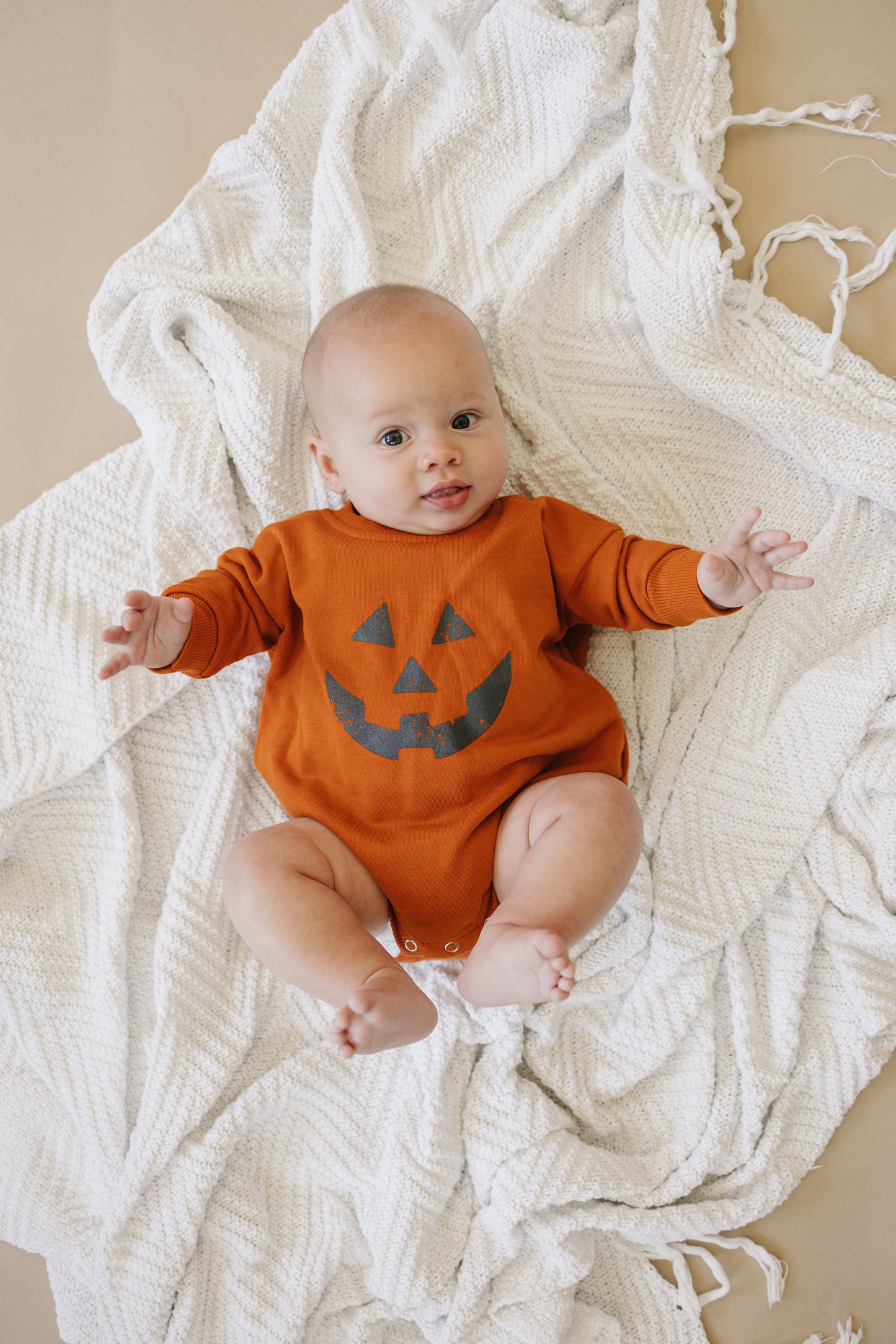 Sweatshirt-Strampler mit Jack-O-Lantern-Motiv