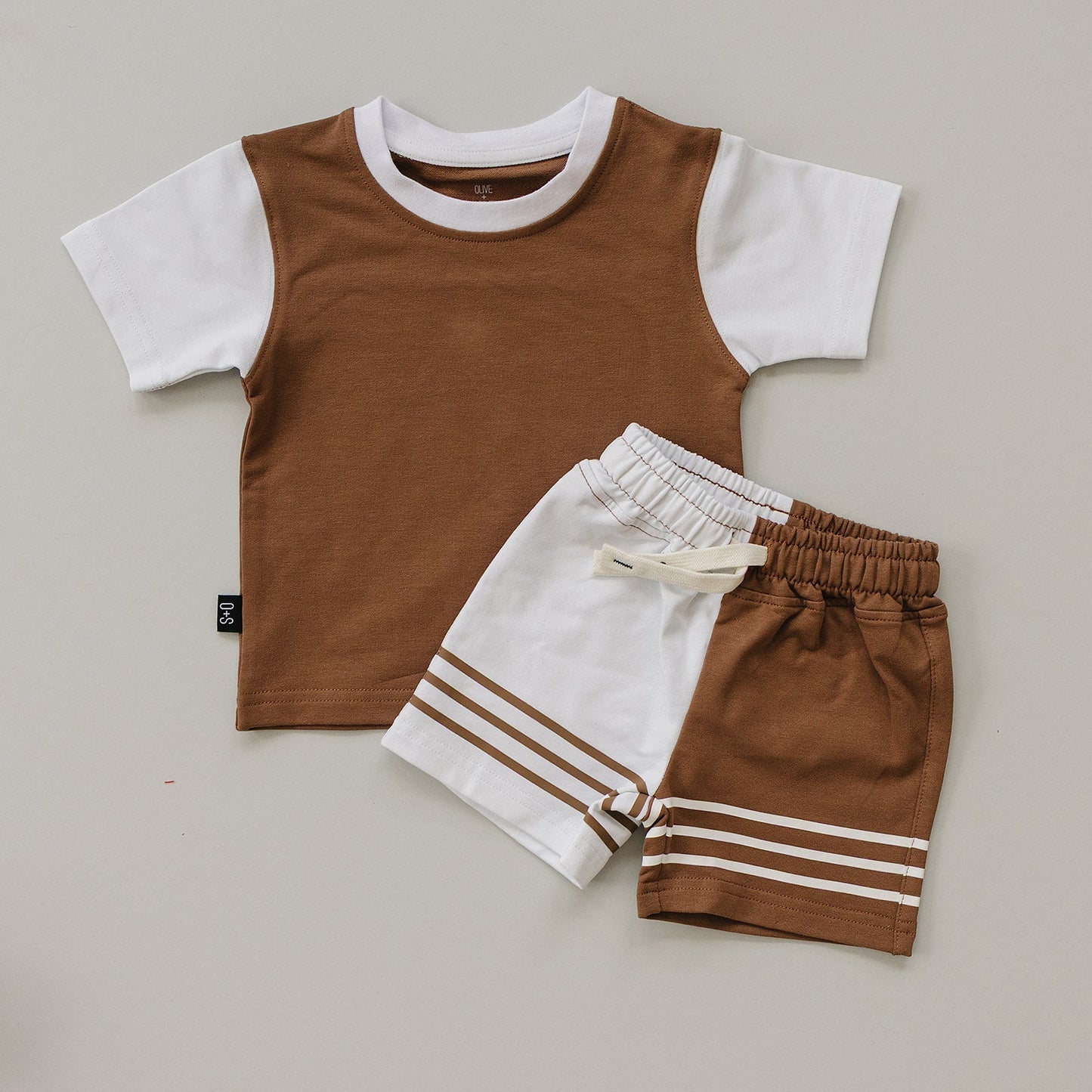 Ari Set
