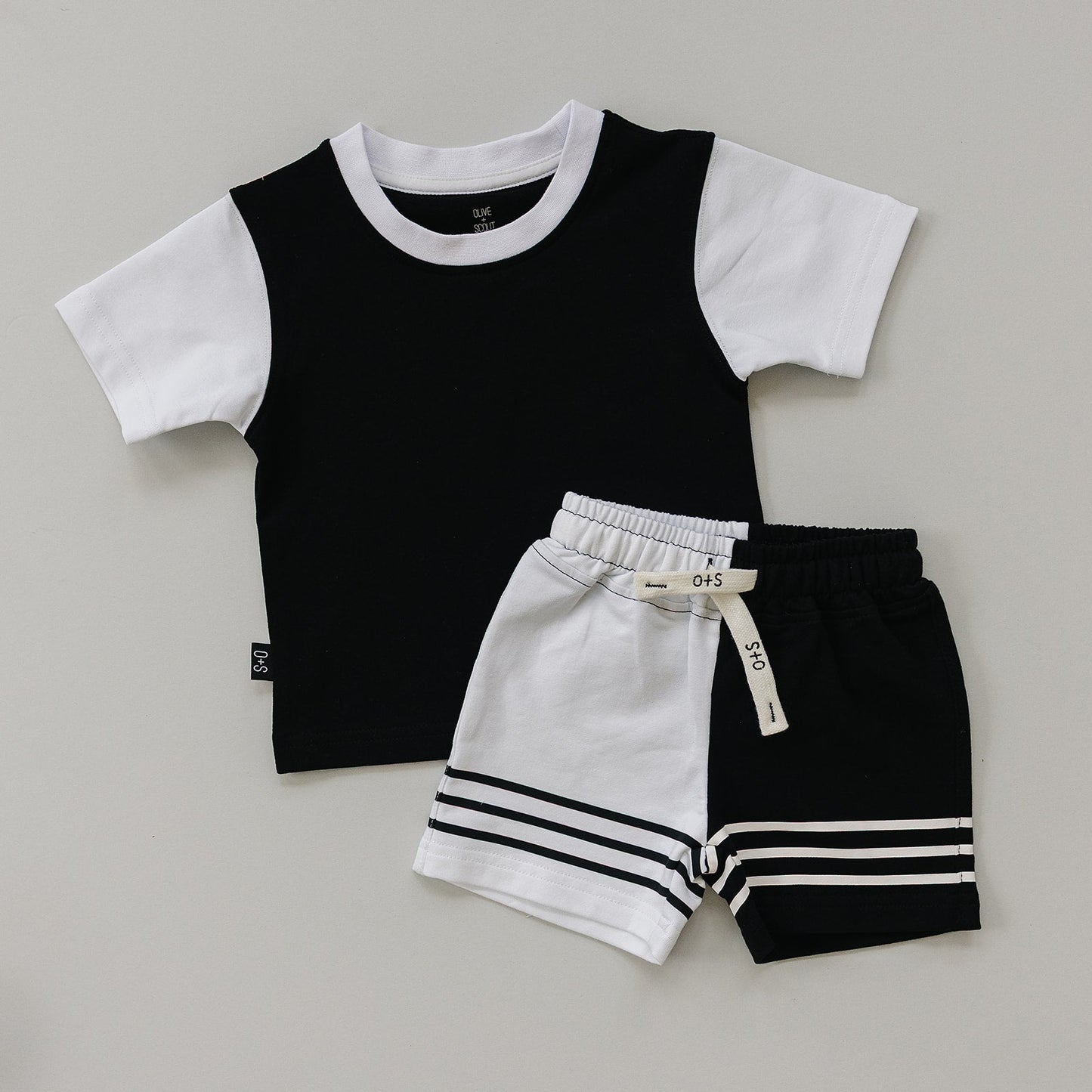 Ari Set