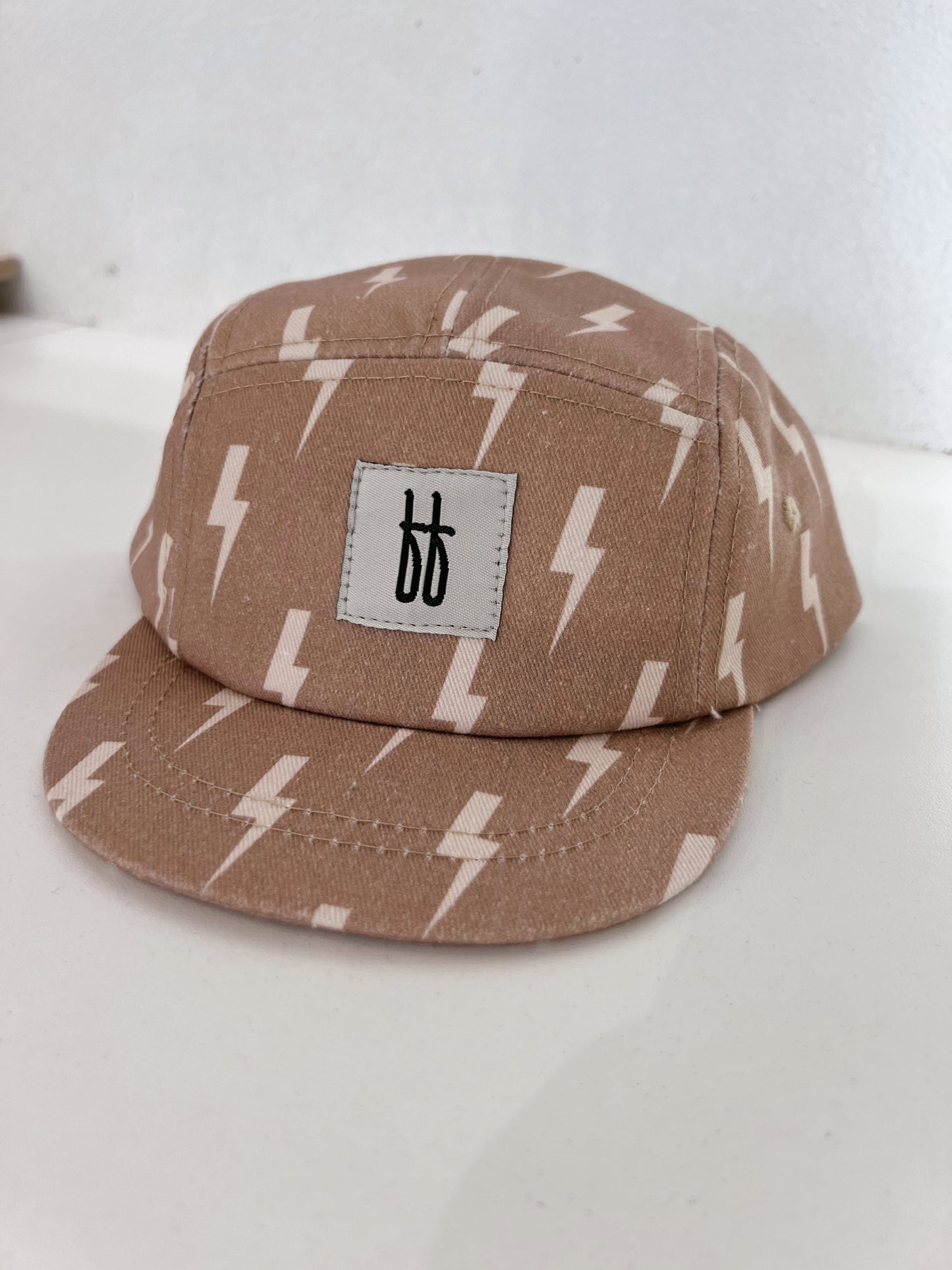 Snapback | Tan & Cream Lightning Bolt