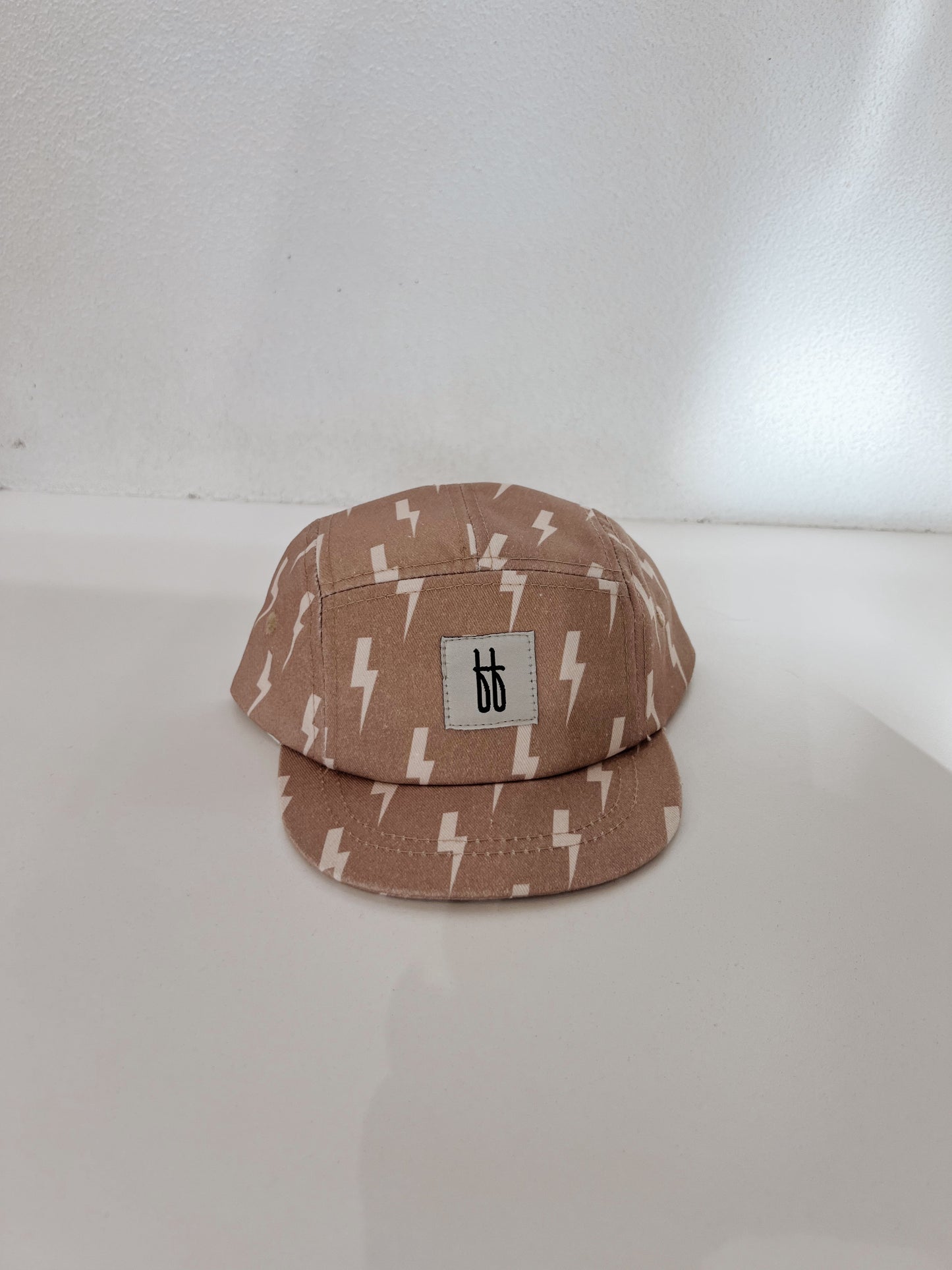 Snapback | Tan & Cream Lightning Bolt