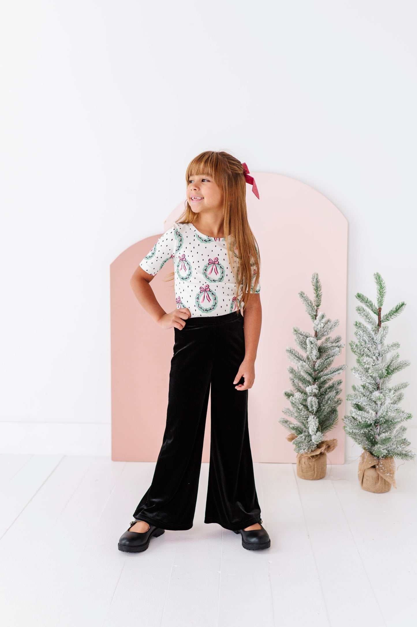 Girly Wreath | Scoop Back TEE