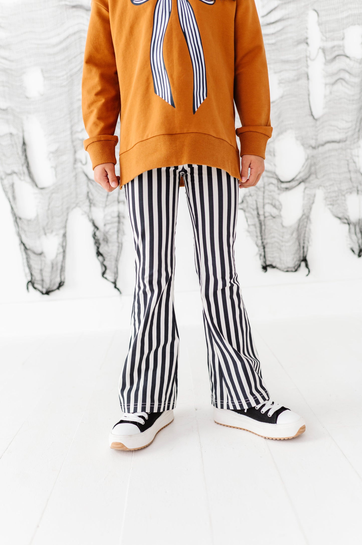 Striped Bow | SIDE-SPLIT SWEATSHIRT