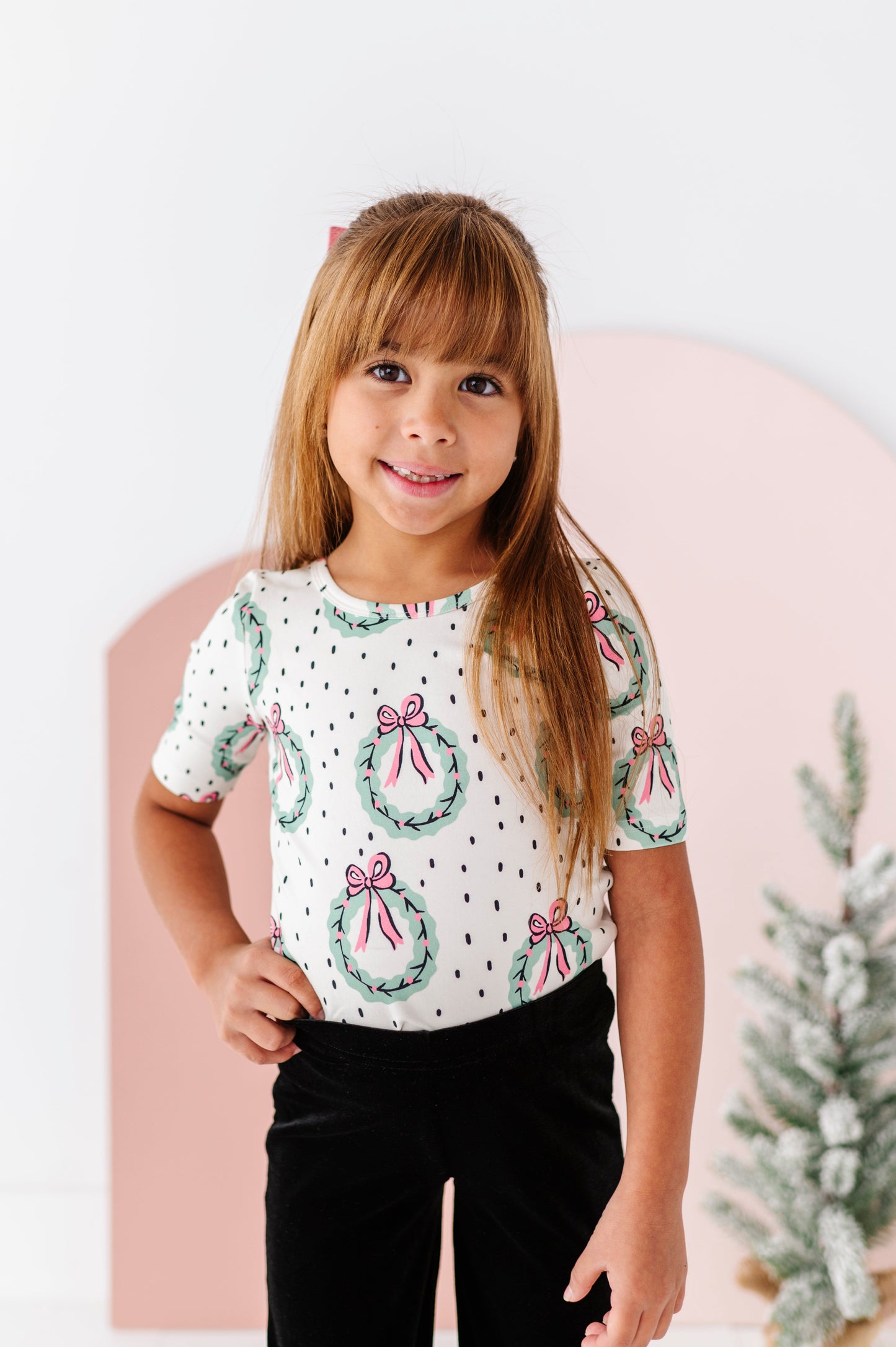 Girly Wreath | Scoop Back TEE