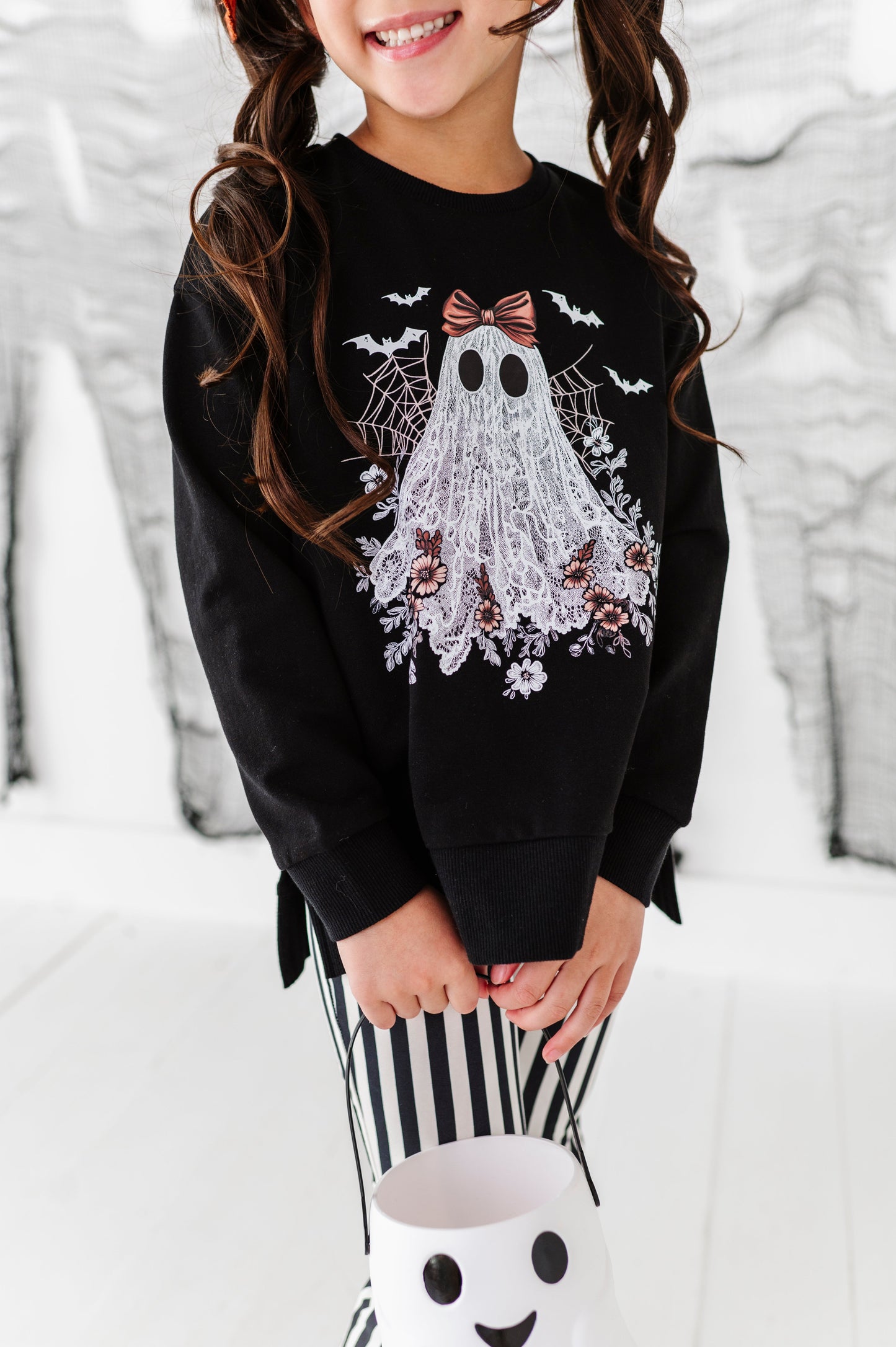 Lacey the Ghost | SIDE-SPLIT SWEATSHIRT