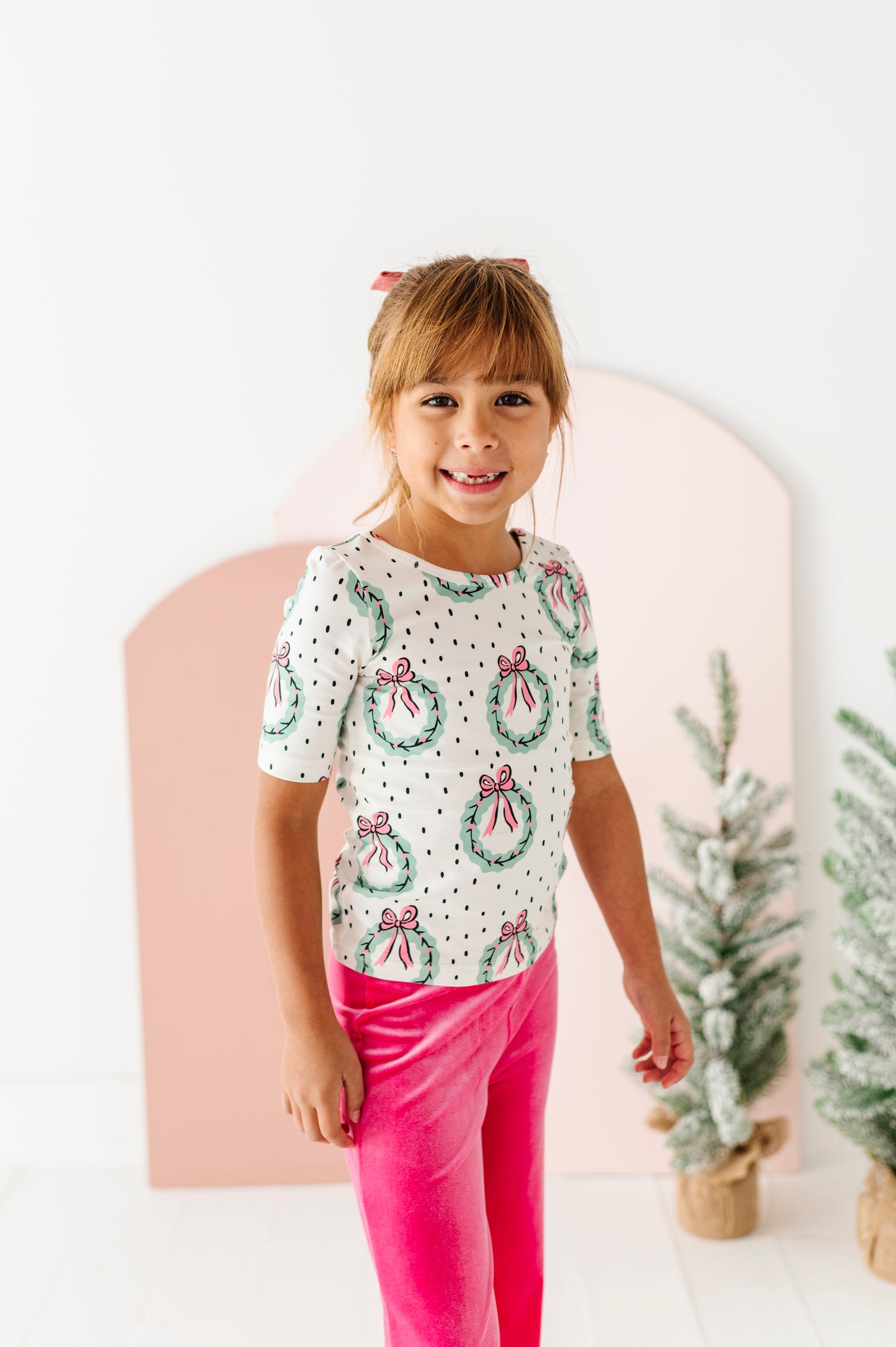 Girly Wreath | Scoop Back TEE