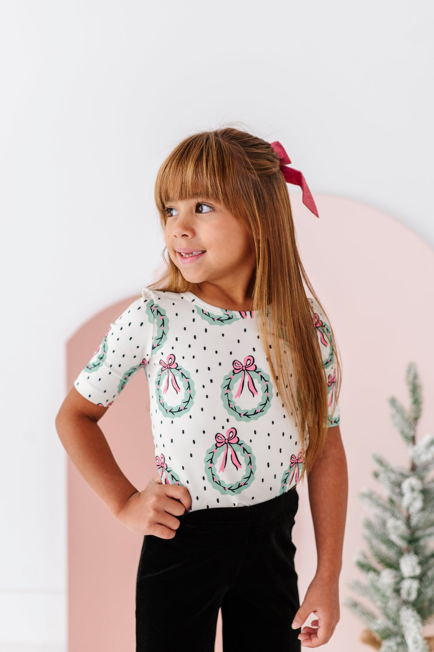 Girly Wreath | Scoop Back TEE