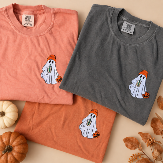 Besticktes Iced Coffee Ghost Comfort Colors T-Shirt für Erwachsene - weitere Farben