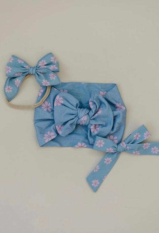 Smiley Floral Edged Bow