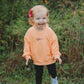Sweatshirt mit Rundhalsausschnitt und individueller Stickerei - Creamsicle Orange