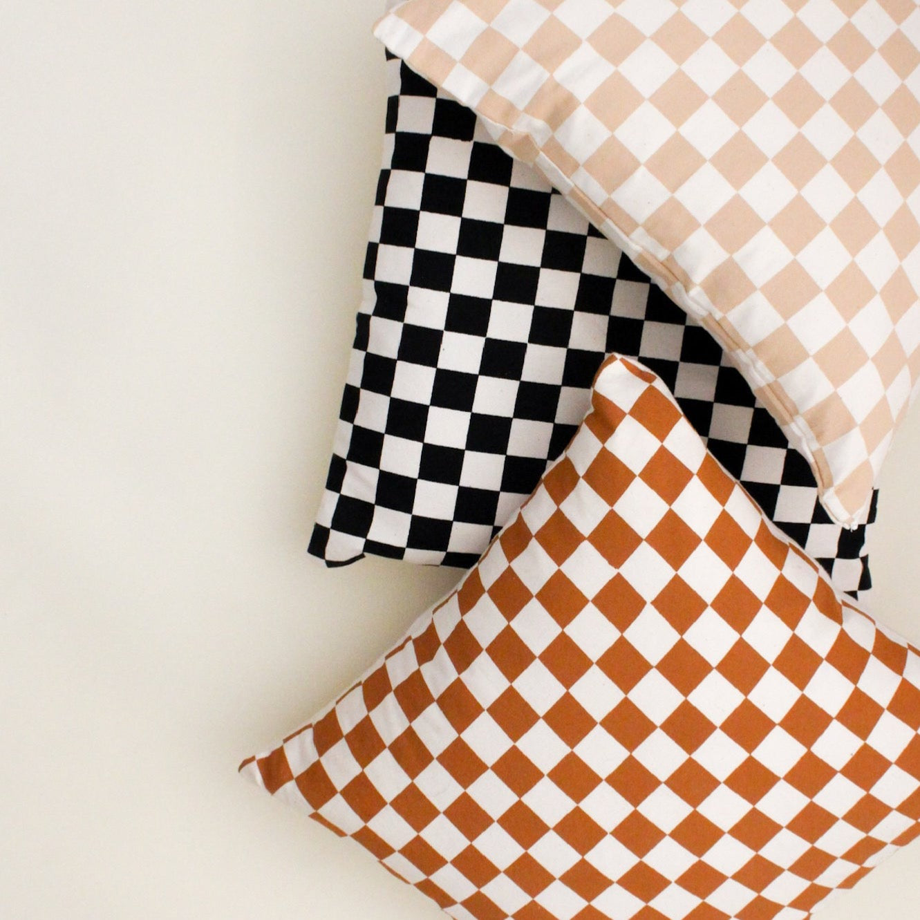 checkered pillow cover