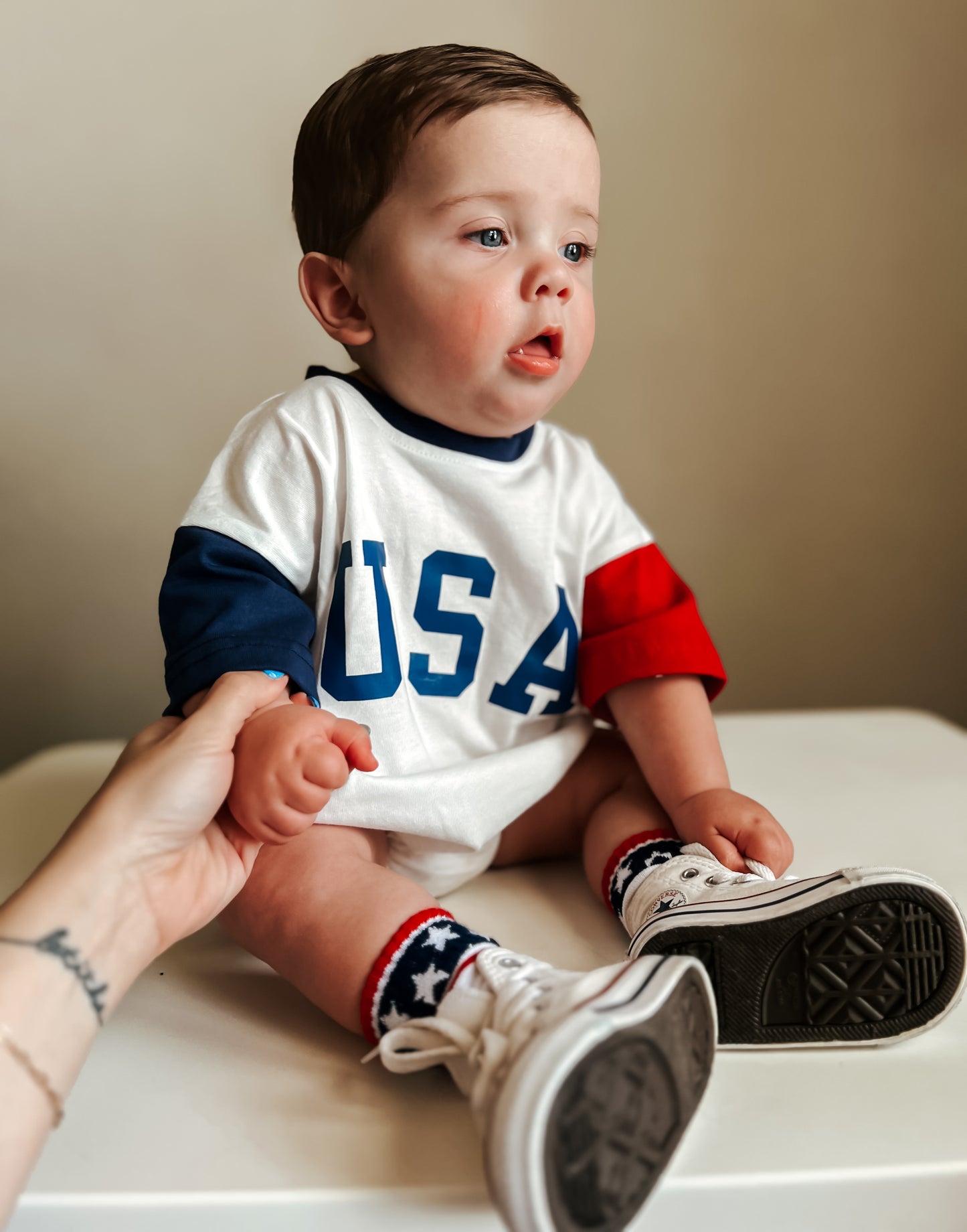 T-Shirt-Strampler mit USA-Farbblock