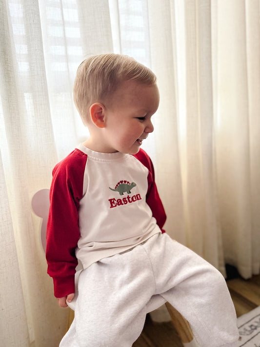 T-Shirt aus Bio-Baumwolle mit individueller Stickerei - Rot