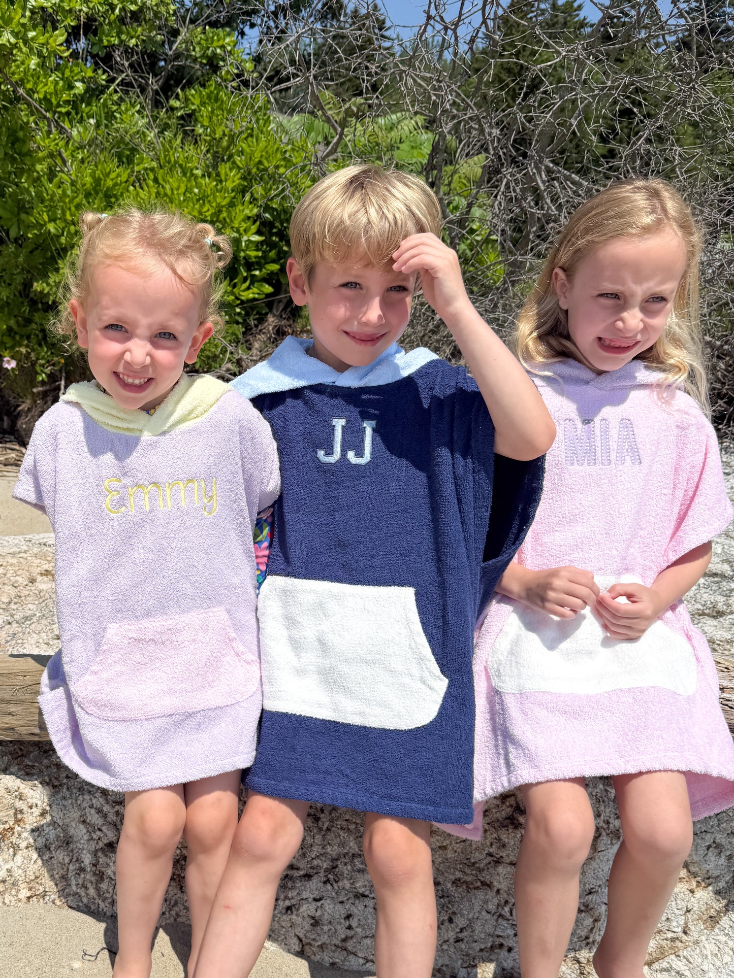 Strandponcho mit individueller Stickerei und Waffelmuster