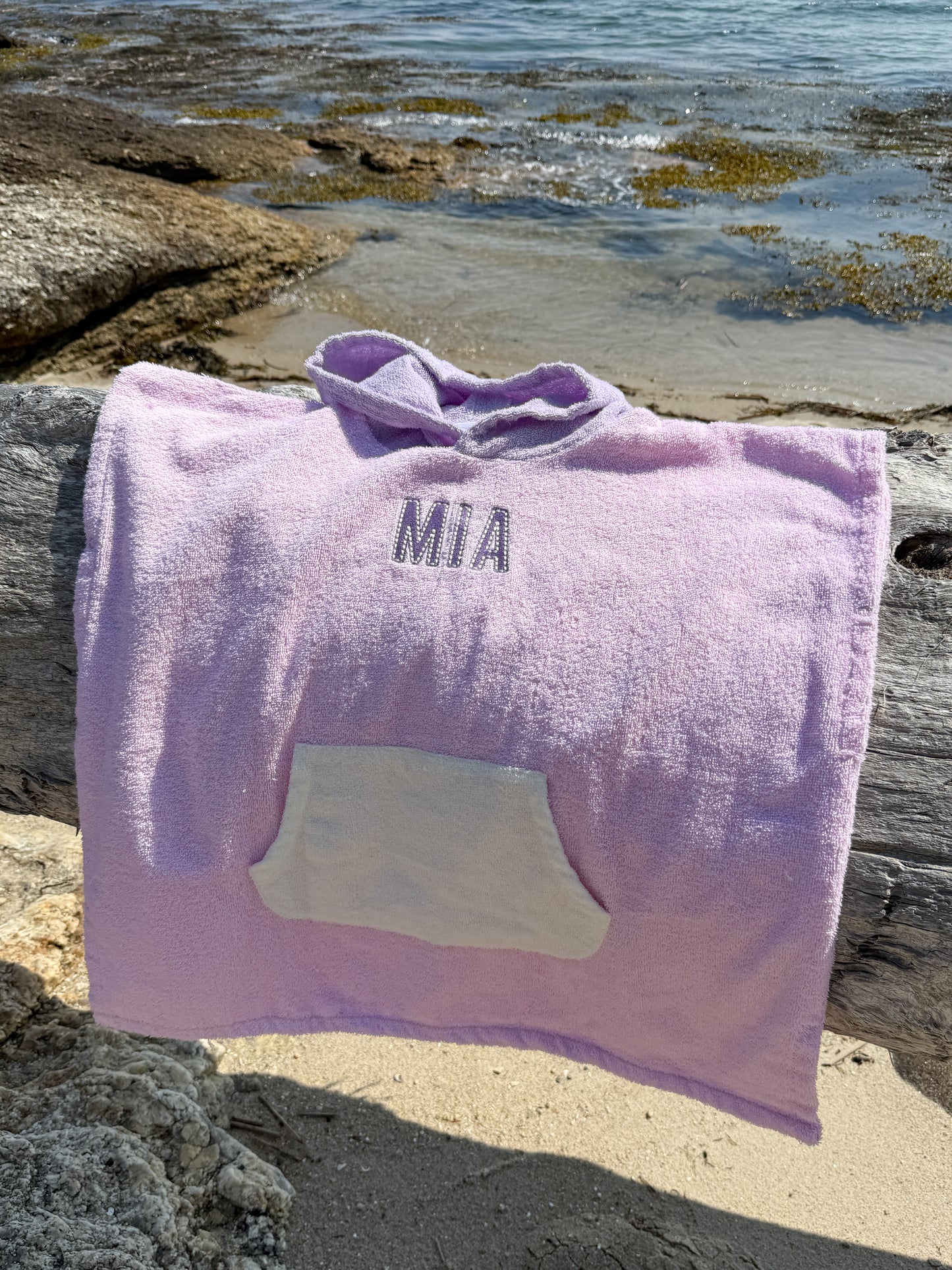 Strandponcho mit individueller Stickerei und Waffelmuster