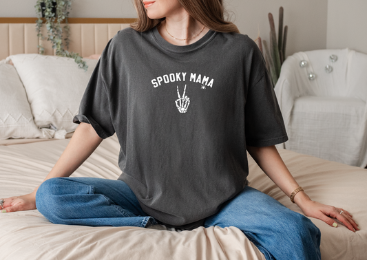 Womens 'Spooky Mama' Comfort Colors Tee