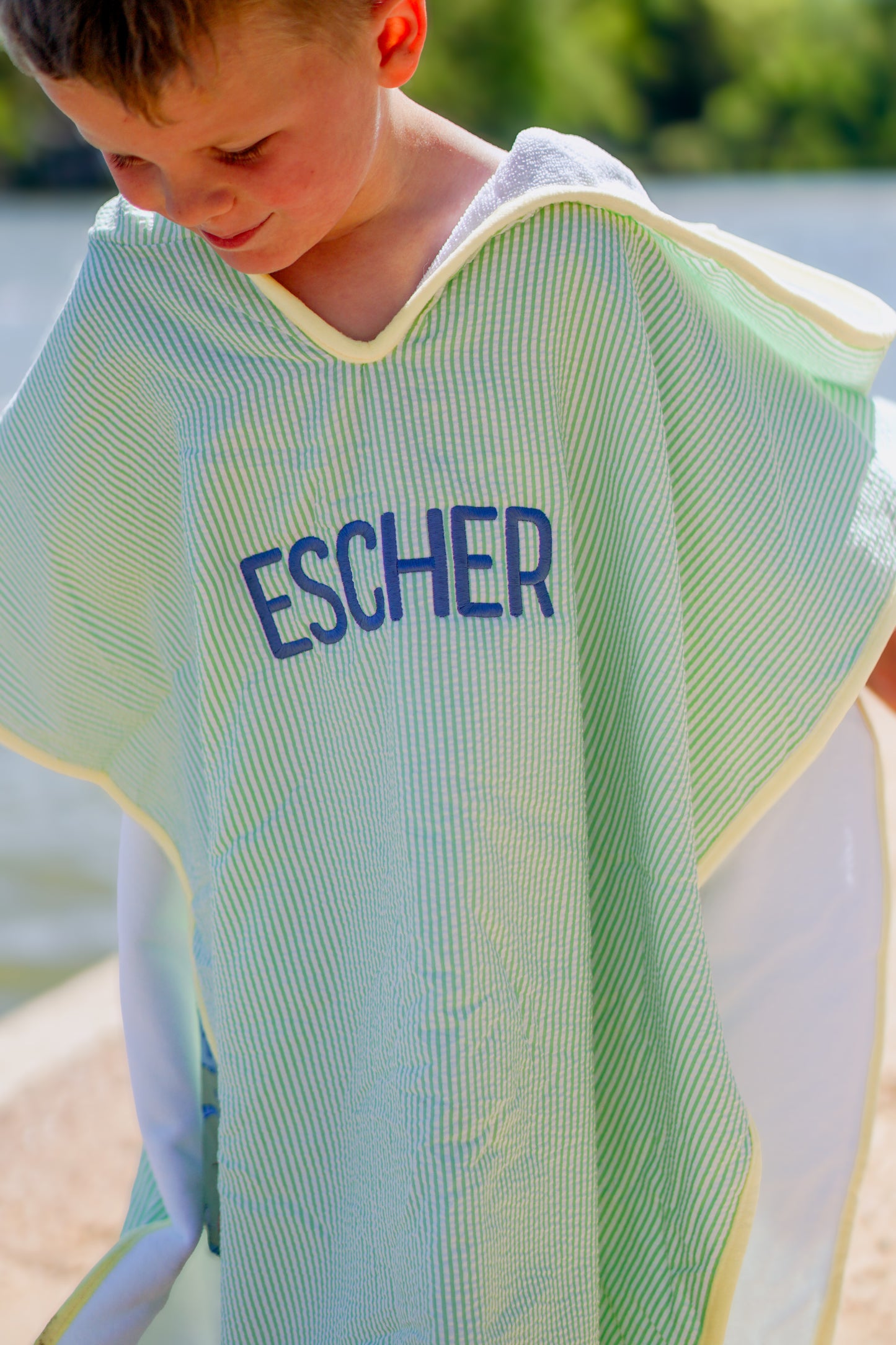 Strandponcho mit individueller Stickerei und Waffelmuster