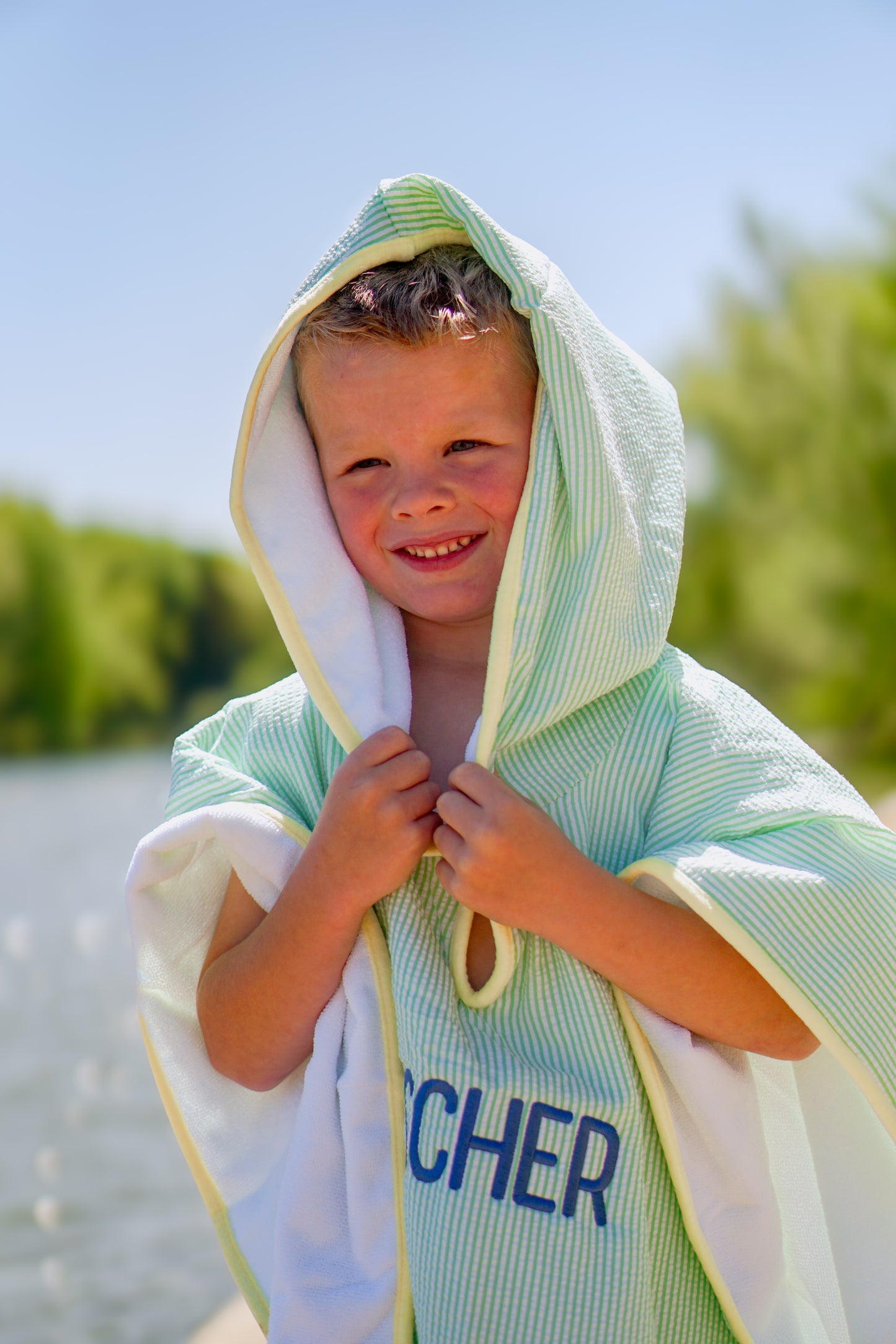 Strandponcho mit individueller Stickerei und Waffelmuster