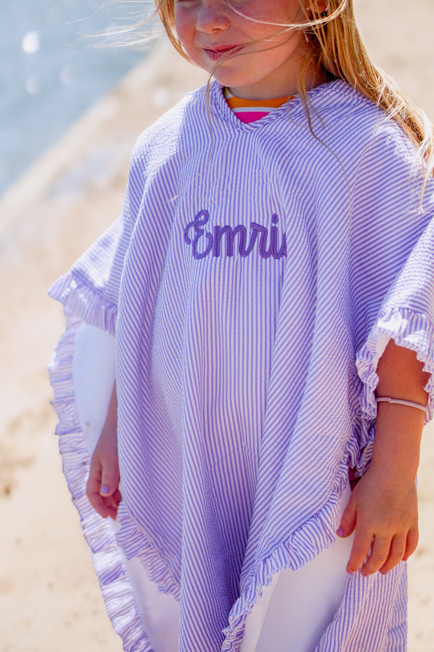 Strandponcho mit individueller Stickerei und Waffelmuster