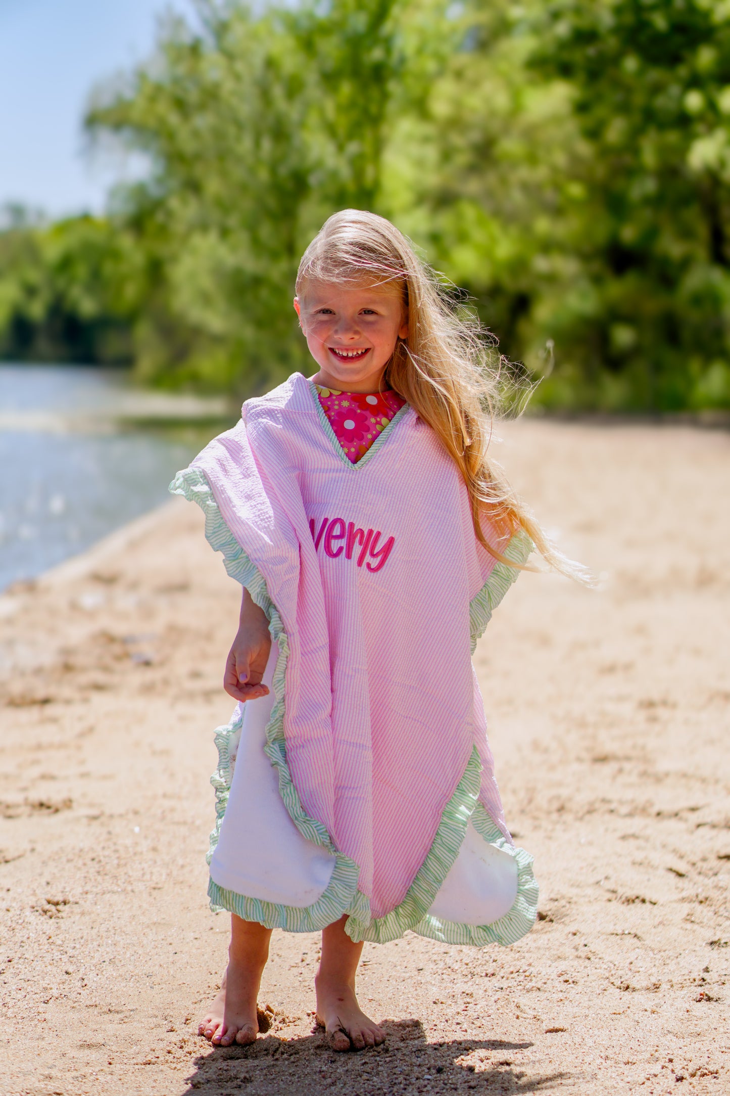 Strandponcho mit individueller Stickerei und Waffelmuster