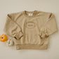 Sweatshirt mit Rundhalsausschnitt und individueller Stickerei