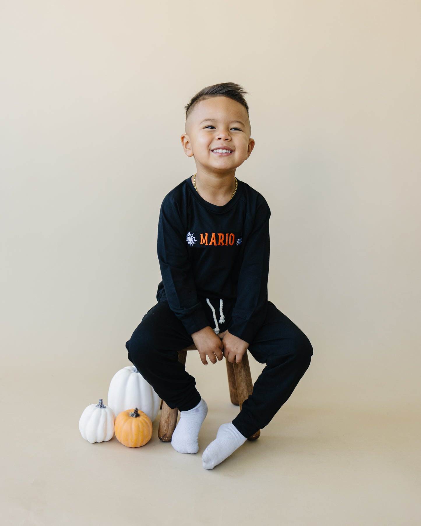 Individuelles Joggingset aus Bambusfrottee mit Halloween-Stickerei