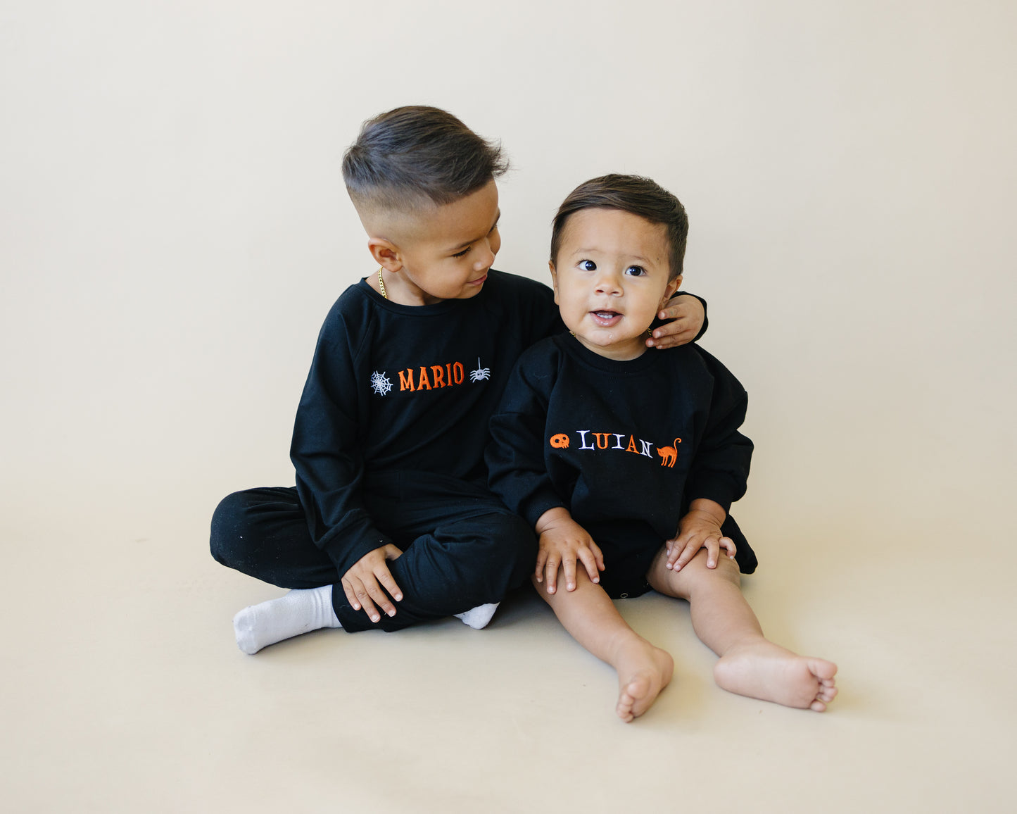 Benutzerdefinierter bestickter Halloween-Sweatshirt-Strampler