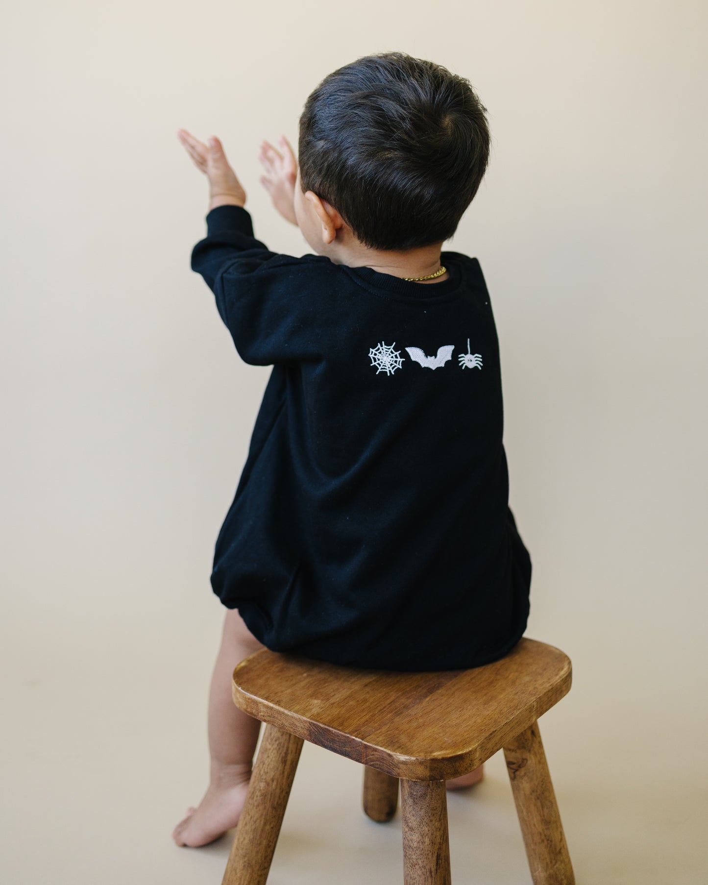 Benutzerdefinierter bestickter Halloween-Sweatshirt-Strampler