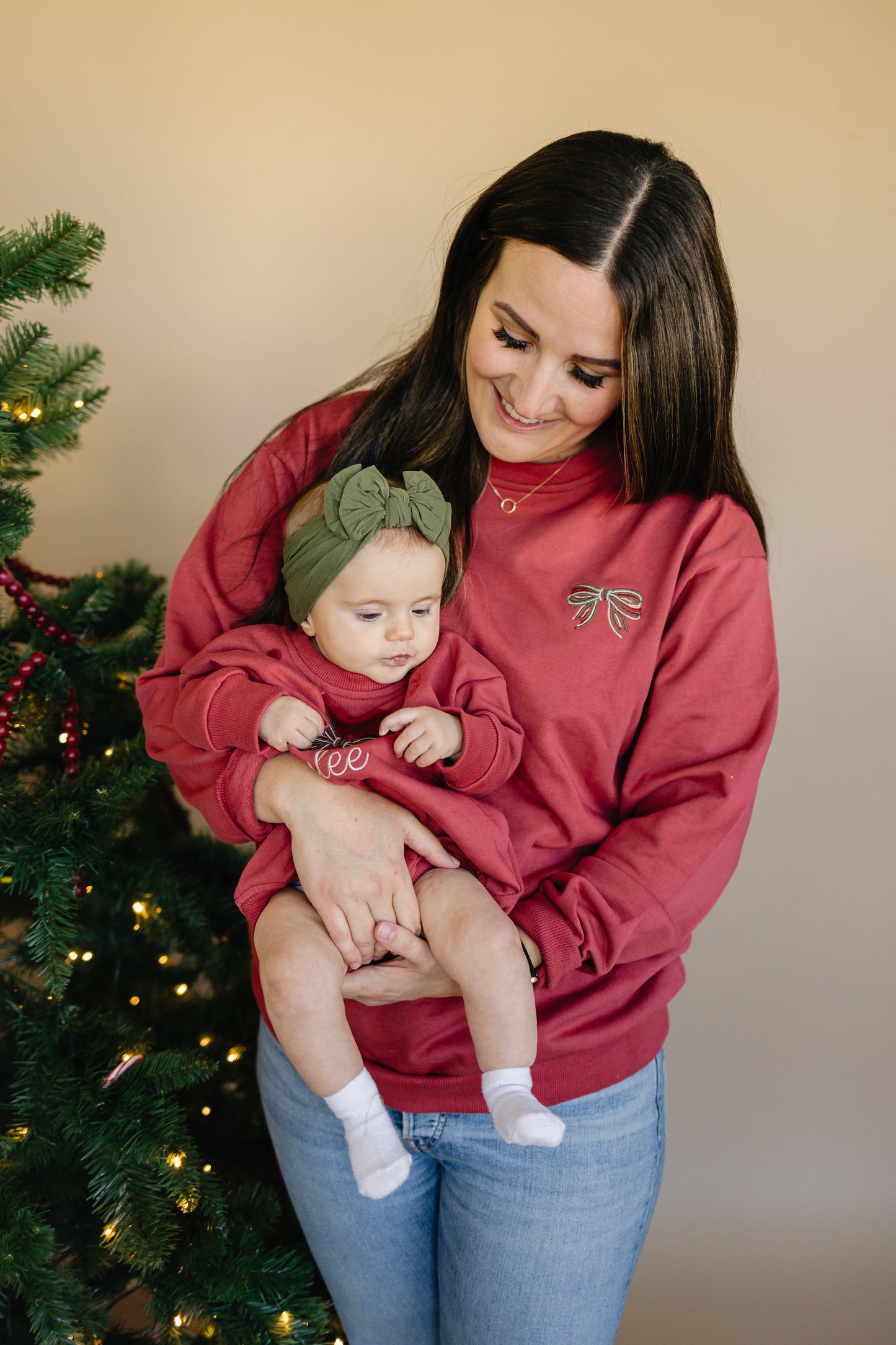 Women's Embroidered Christmas Bow Crewneck Sweatshirt
