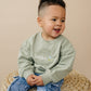 NEU: Individuell besticktes Sweatshirt mit Rundhalsausschnitt zum St. Patrick's Day - Salbeigrün