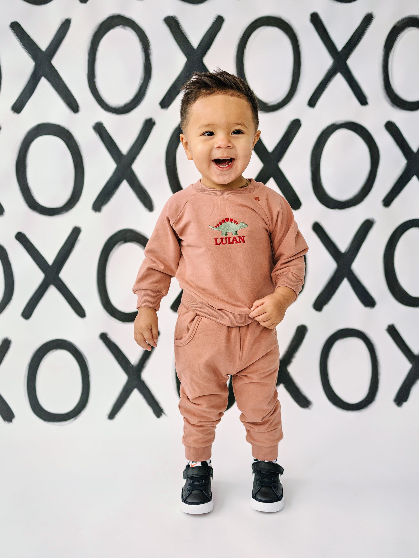 Jogginganzug aus Bio-Baumwolle mit individueller Stickerei zum Valentinstag - Rot