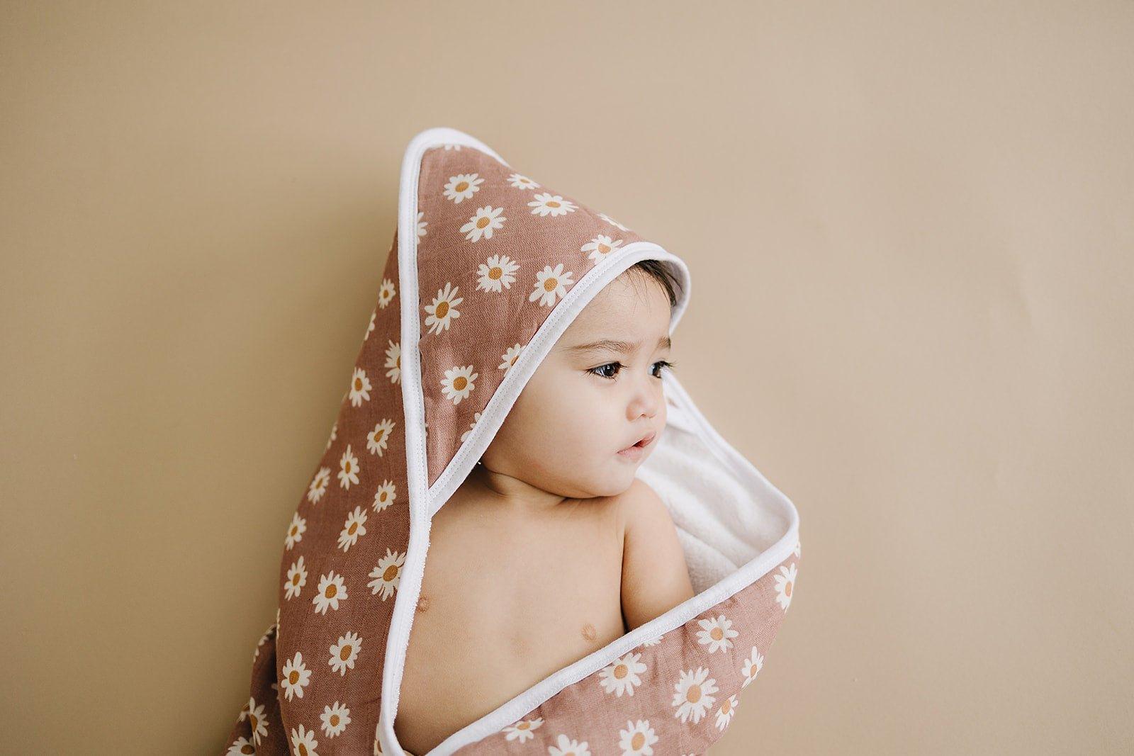 Daisy Dream Muslin Hooded Towel - Little Joy Co.