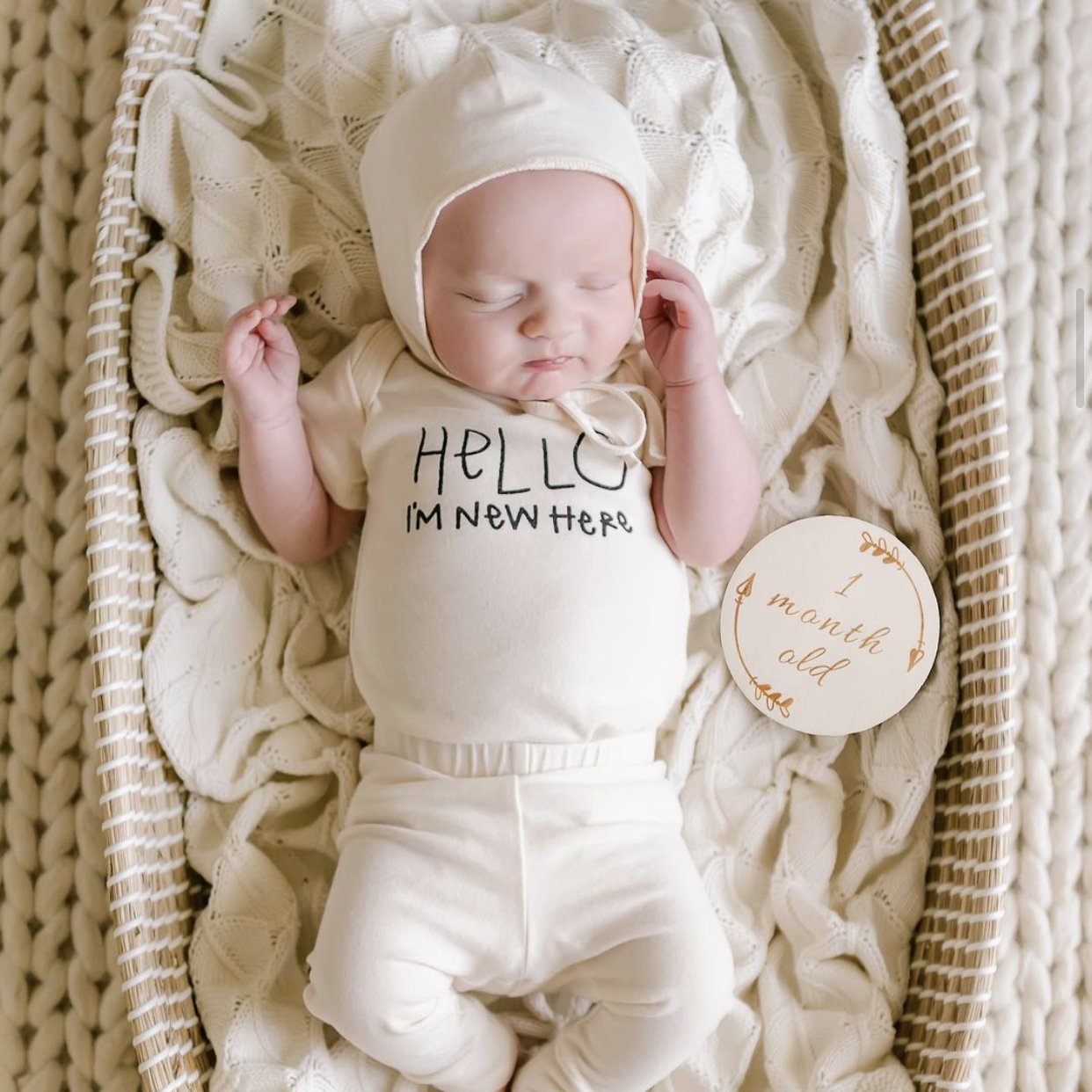 Hello I'm New Here - Organic Short Sleeve Baby Bodysuit